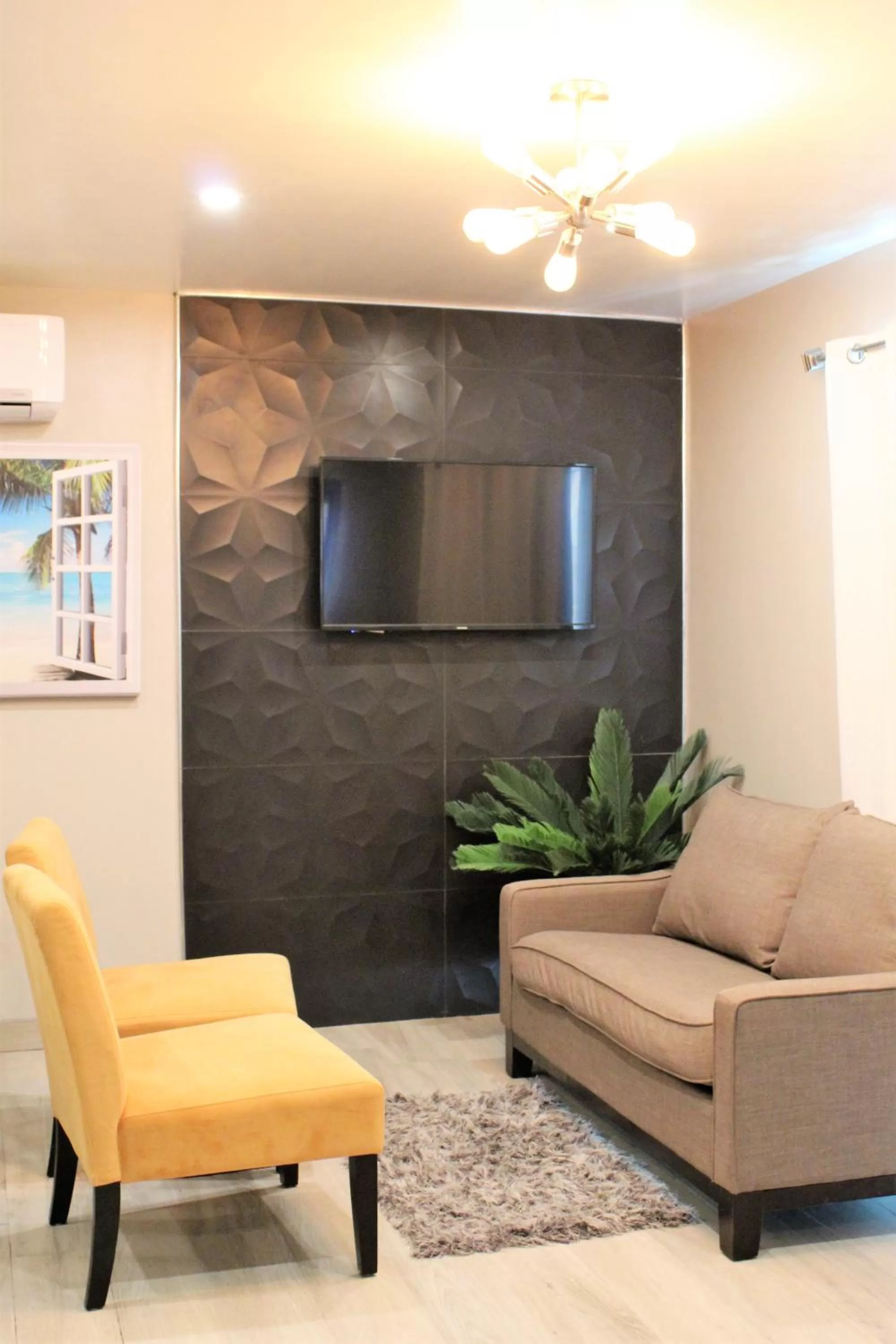 TV and multimedia in Barefoot Caye Caulker Hotel