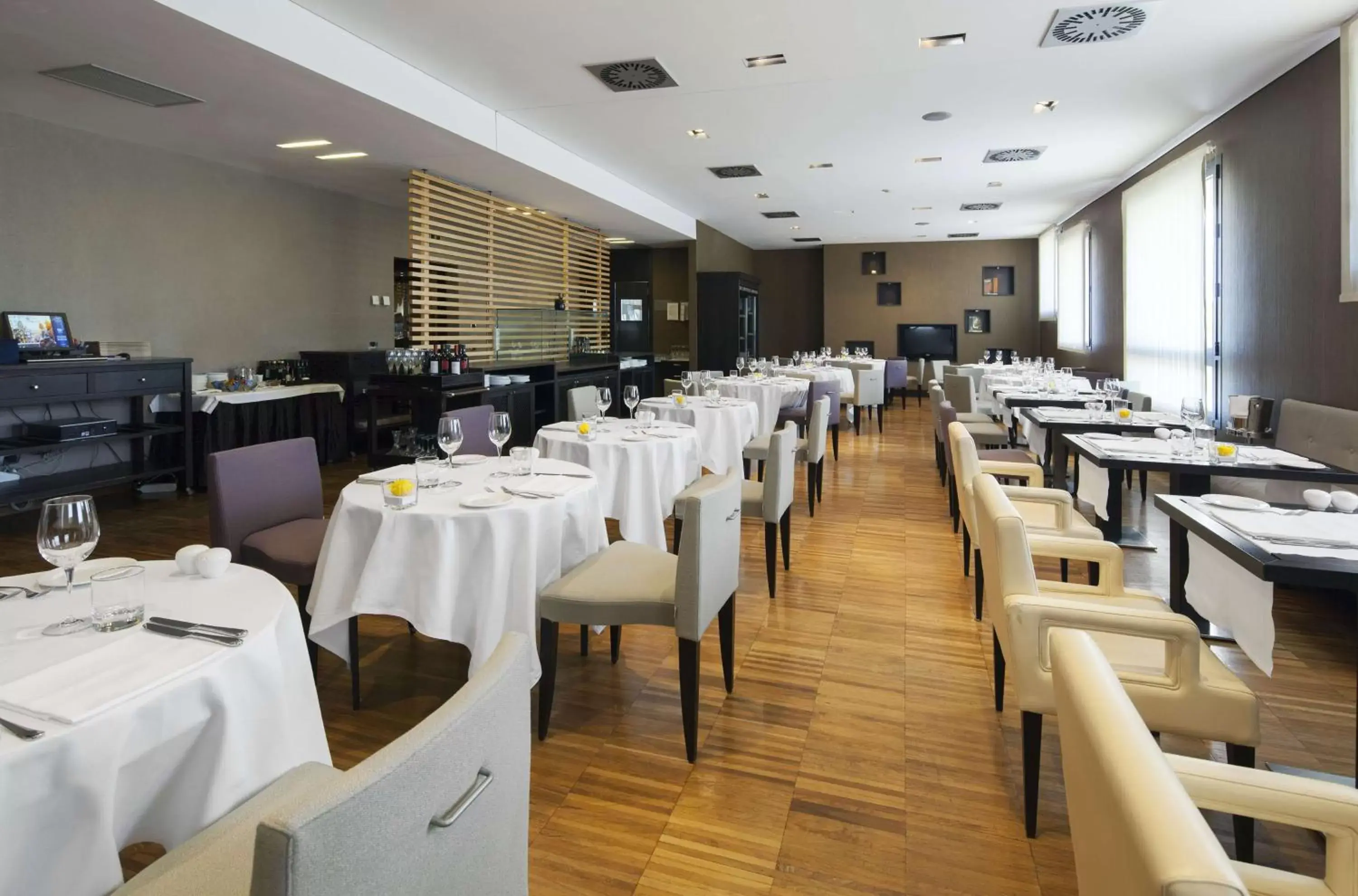 Restaurant/Places to Eat in NH Milano Fiera