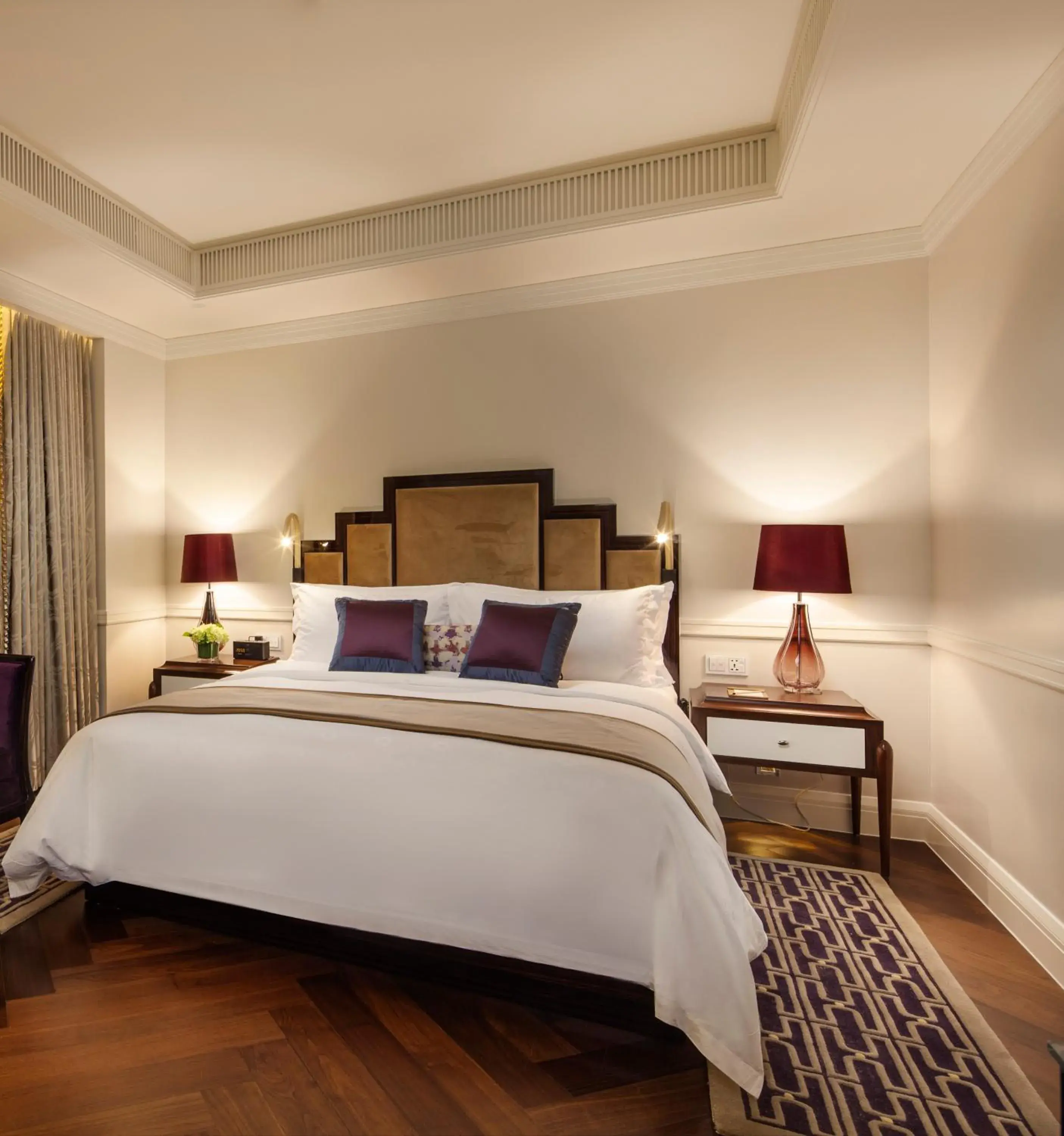 Bedroom, Bed in Jinjiang Metropolo Hotel Classiq Shanghai Bund Circle