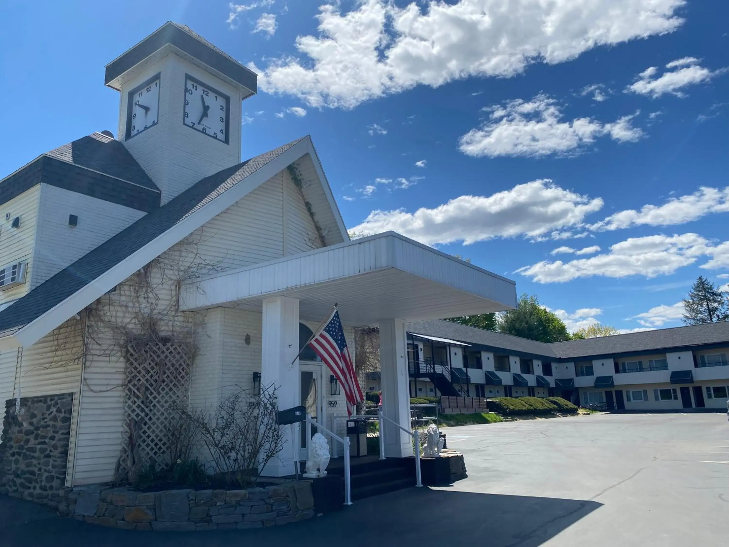 Property Building in The Black Mountain Inn