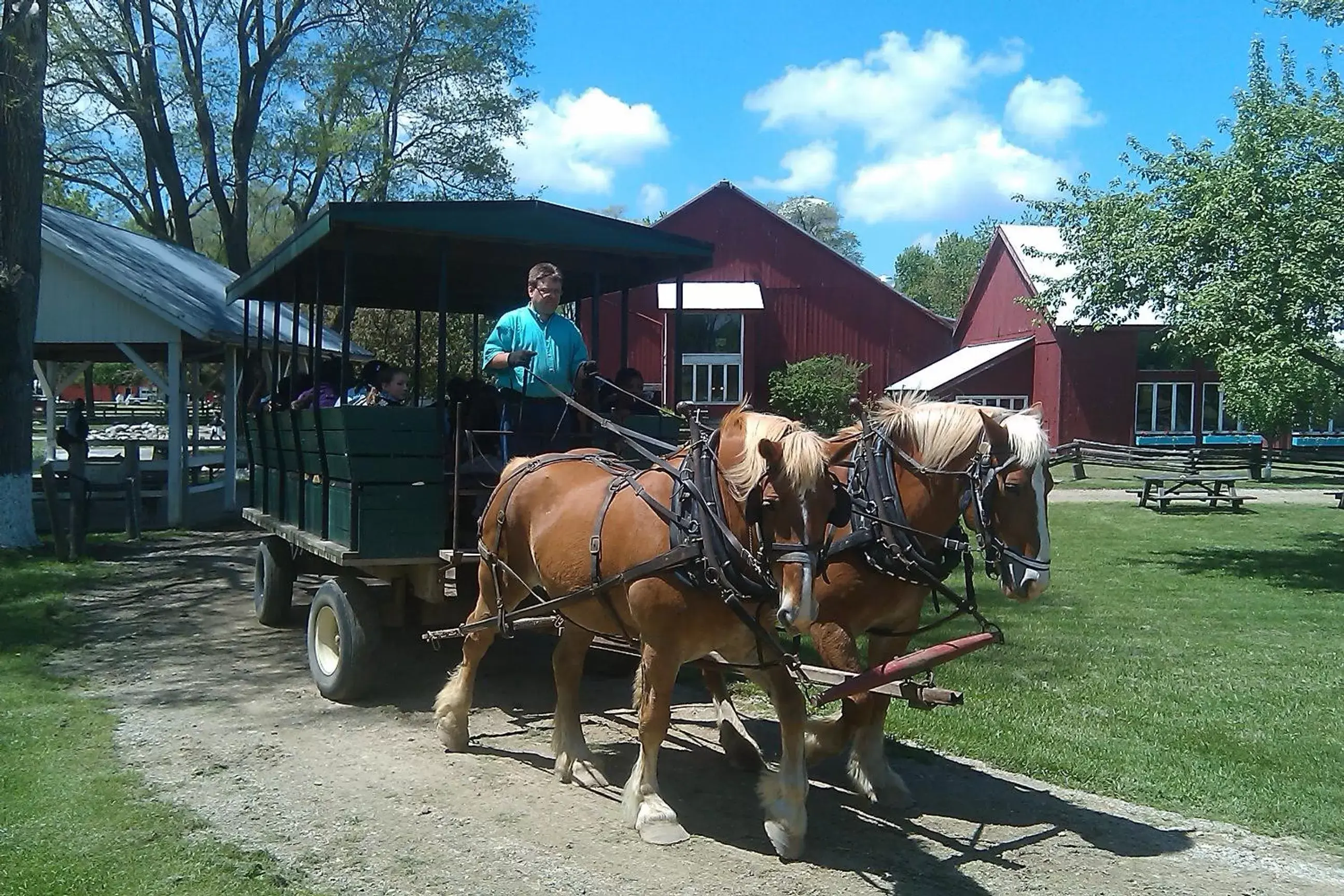 Day in Amish Inn