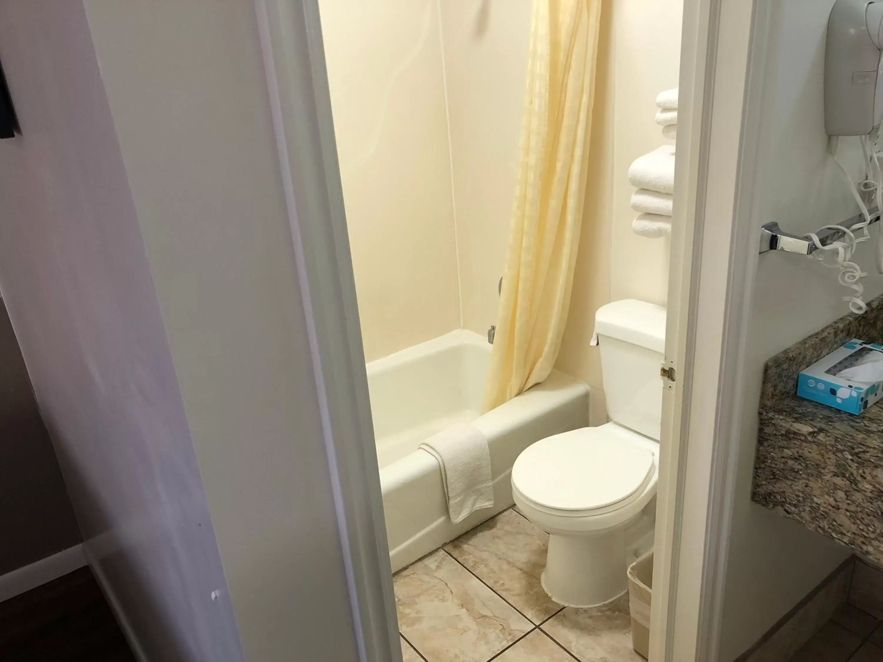 Bathroom in Ameri-Stay Inn & Suites