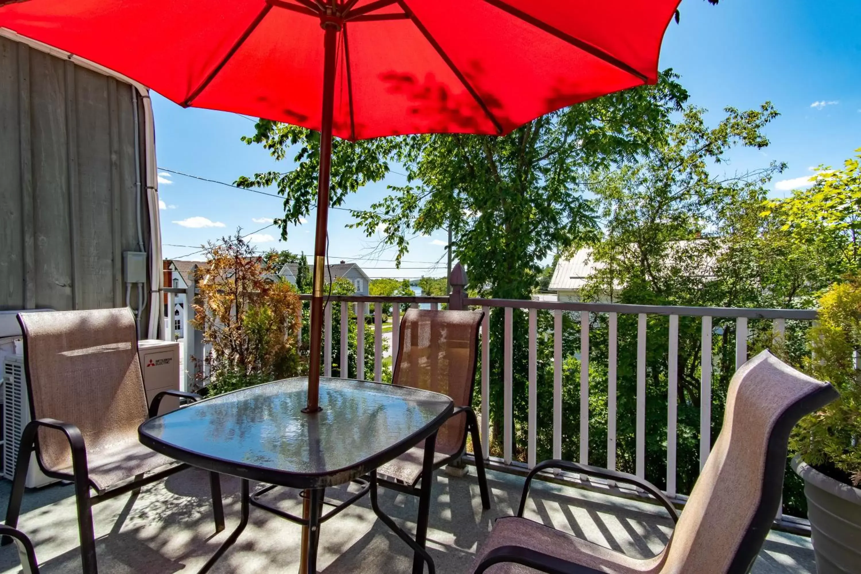 Balcony/Terrace in Emilyville Inn