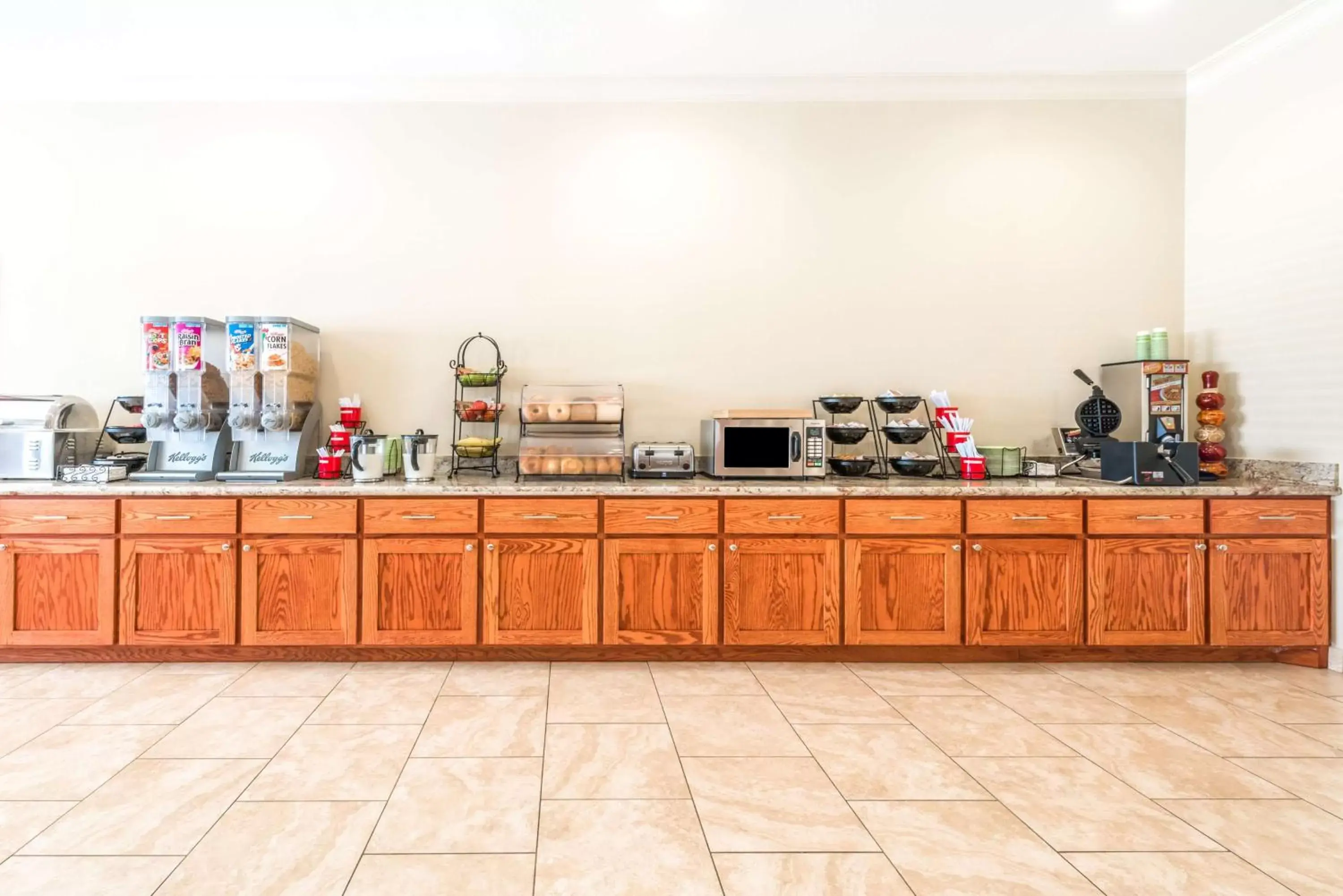 Breakfast in Ramada by Wyndham College Station Breakfast in Ramada by Wyndham College Station