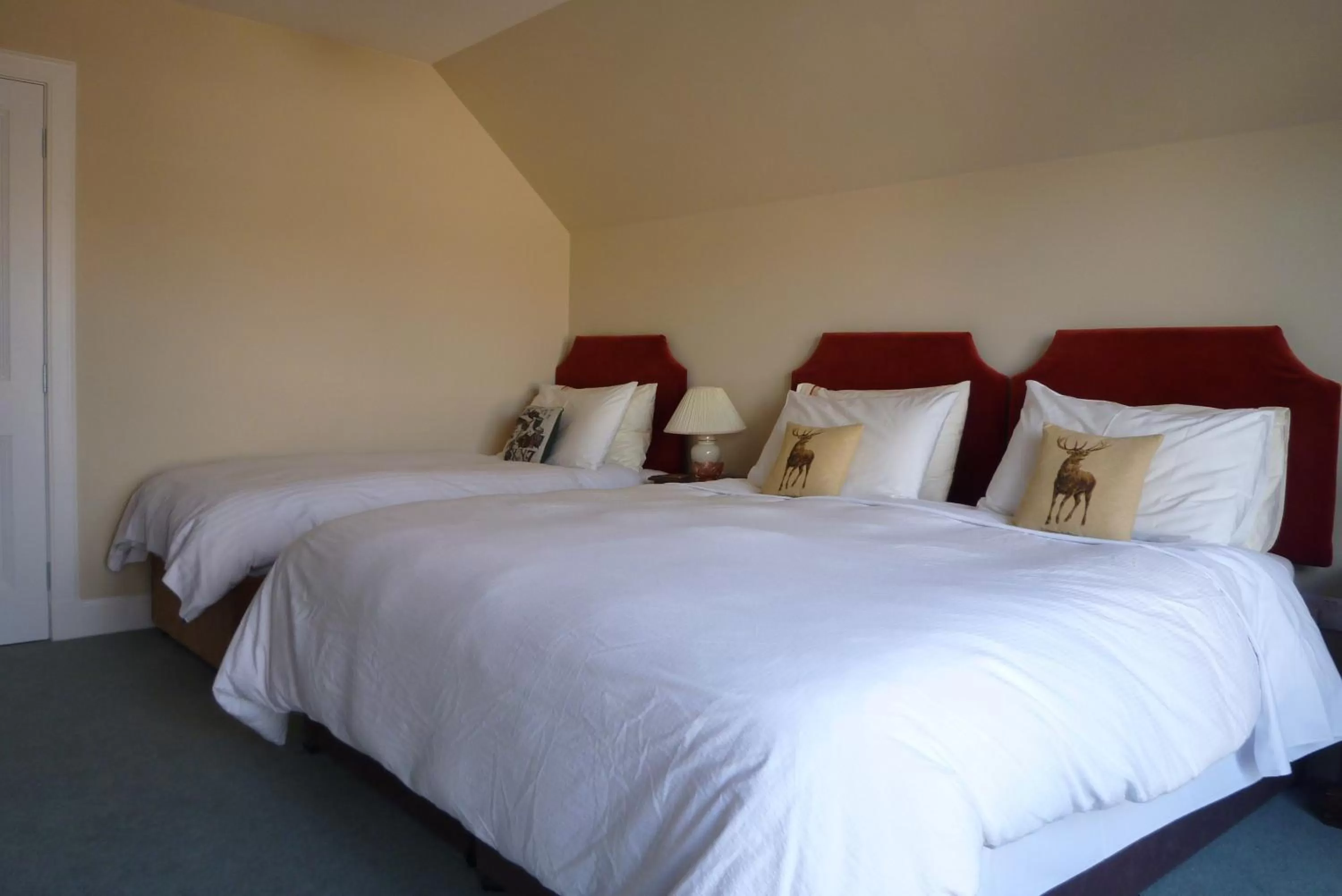 Bedroom, Bed in Dunallan Guest House