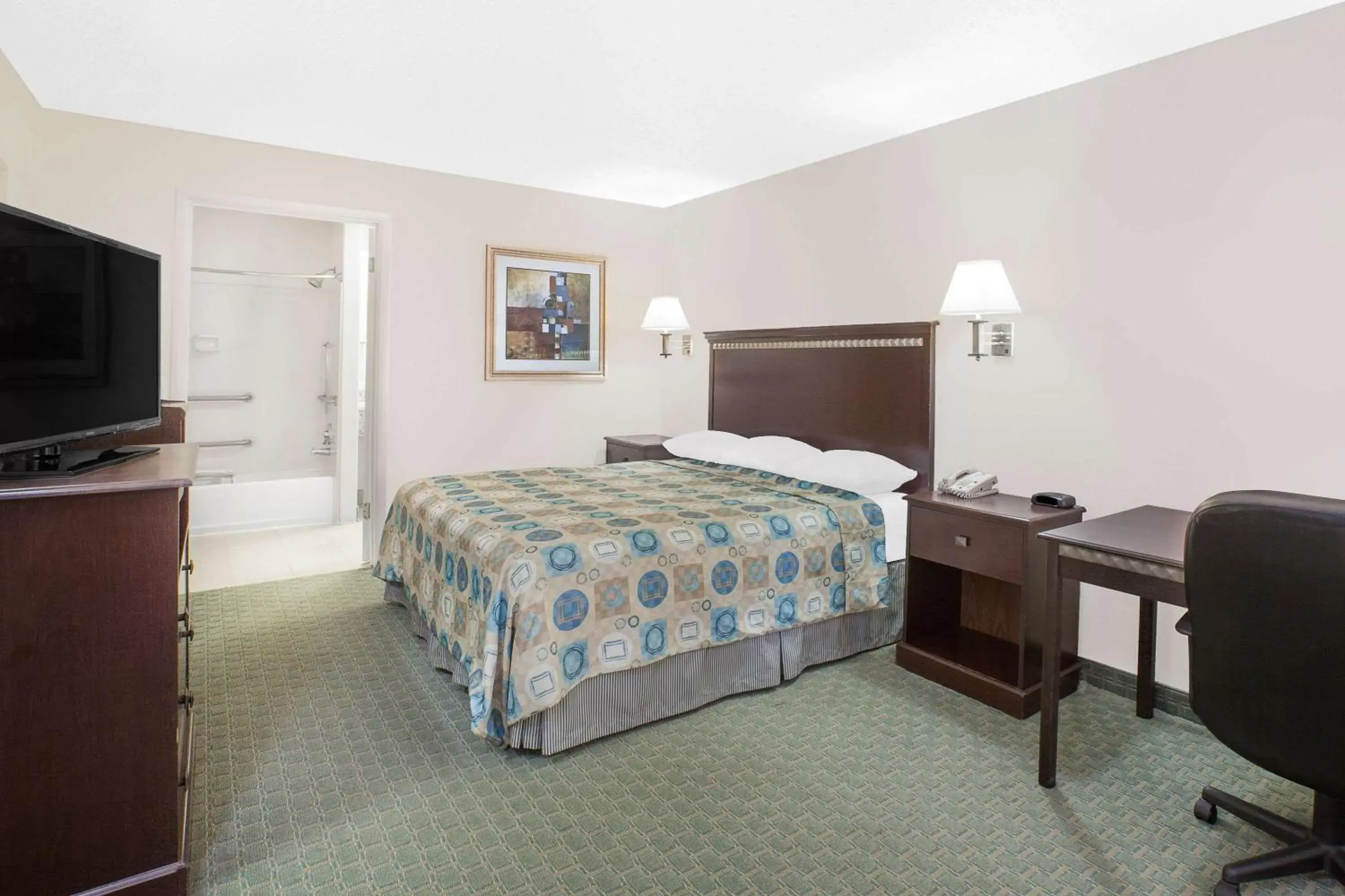 Photo of the whole room, Bed in Super 8 by Wyndham Corpus Christi