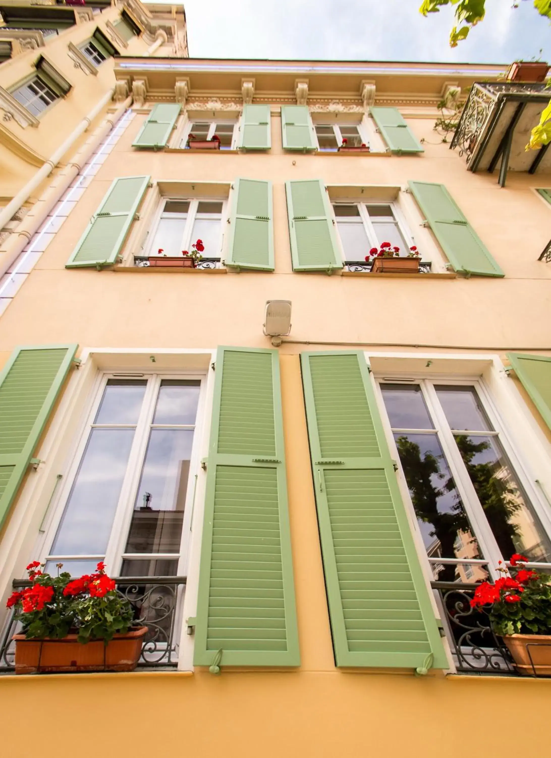 Property building, Facade/Entrance in Parisien