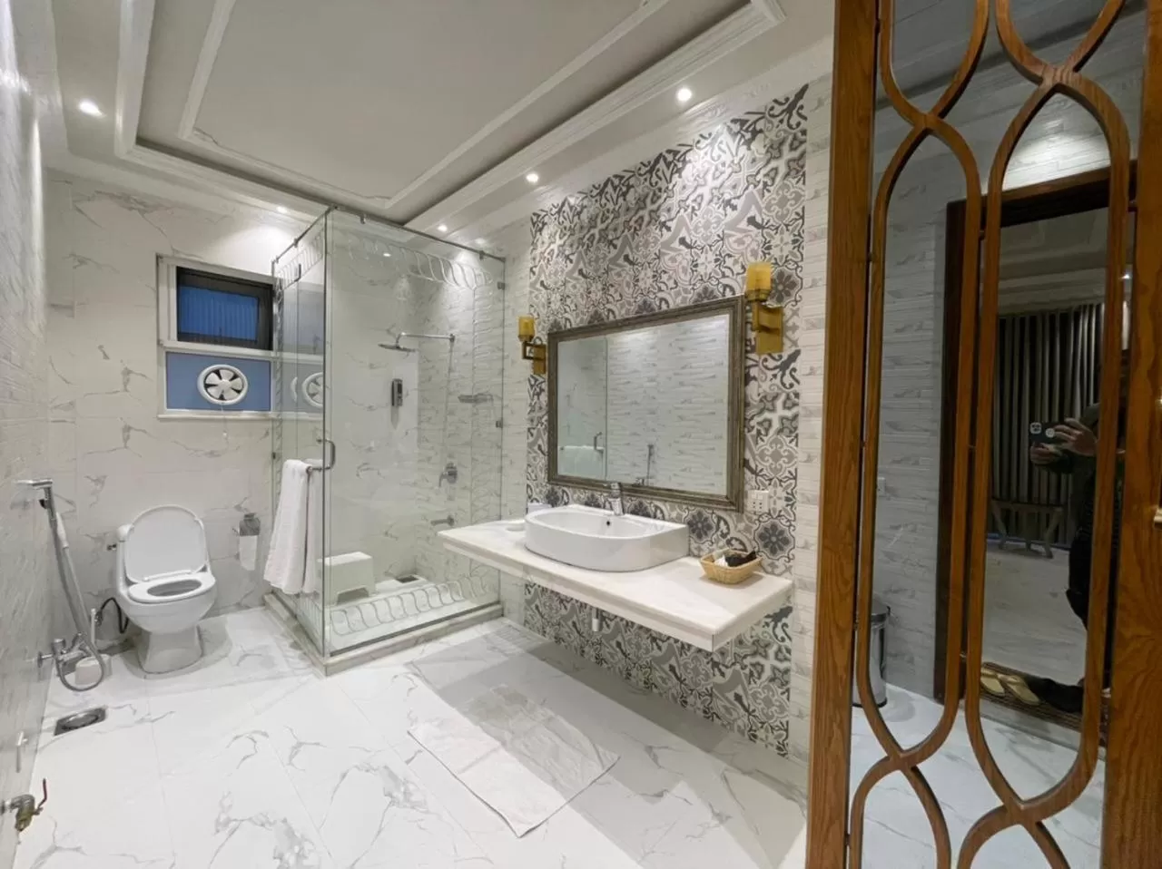 Bathroom in Arish Luxury Suites