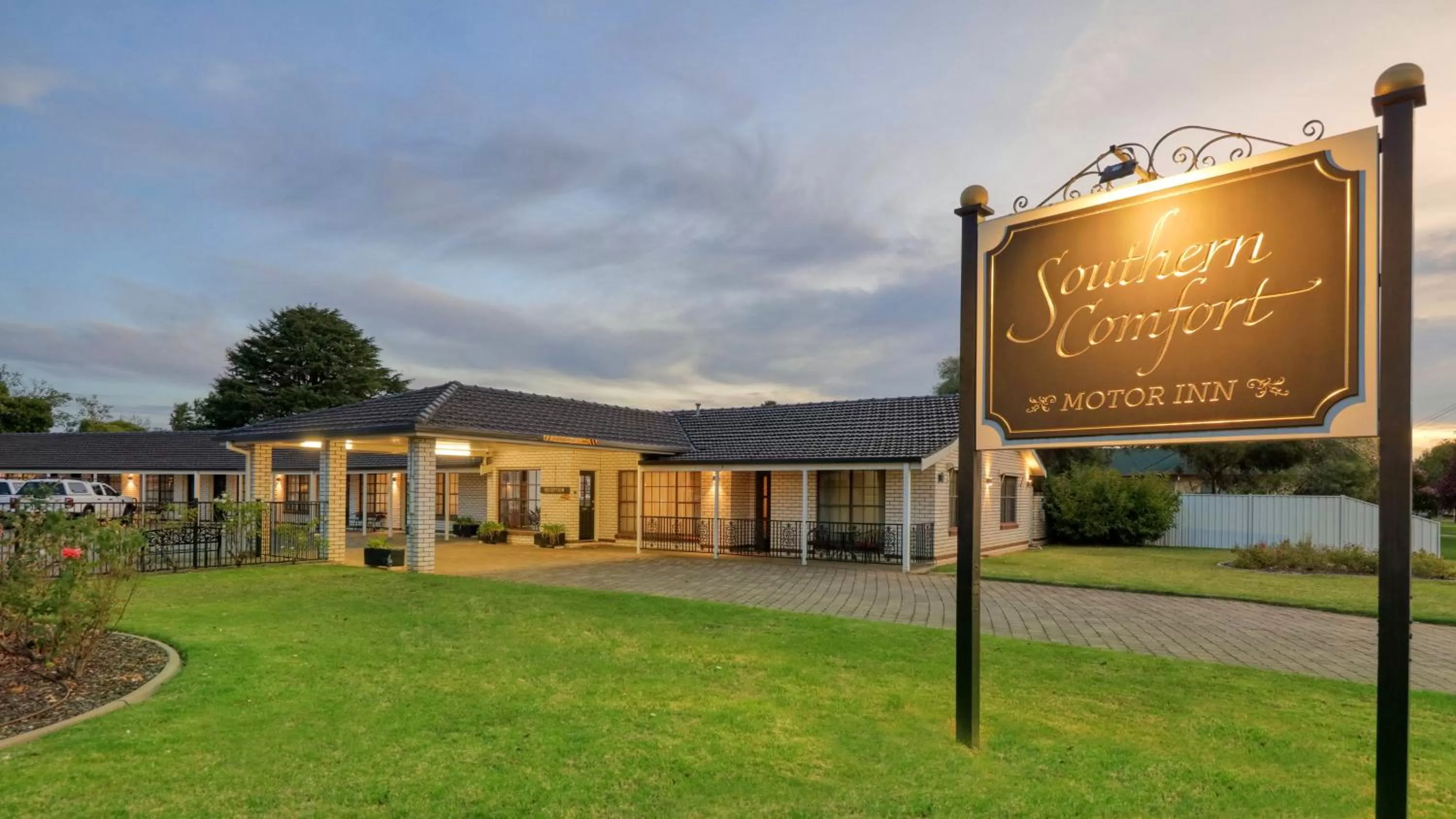 Property building in Southern Comfort Motor Inn