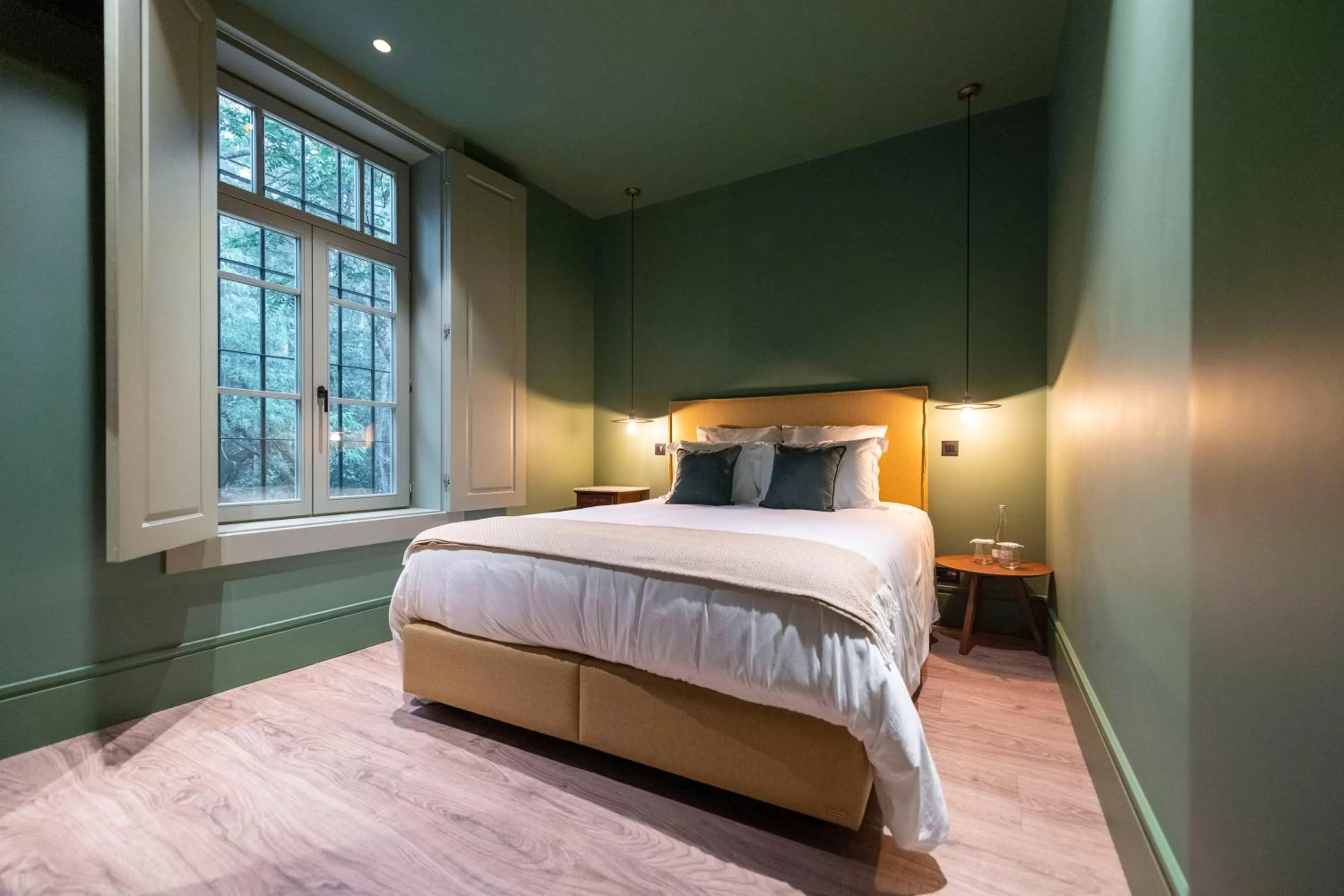 Bed in The Grove Houses