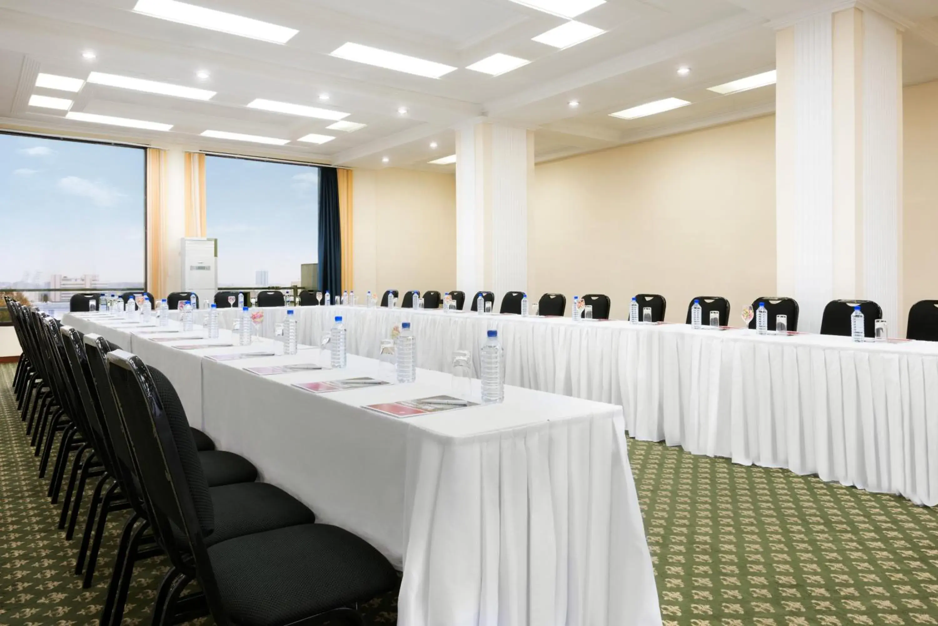 Business facilities, Business Area/Conference Room in Ramada Tashkent