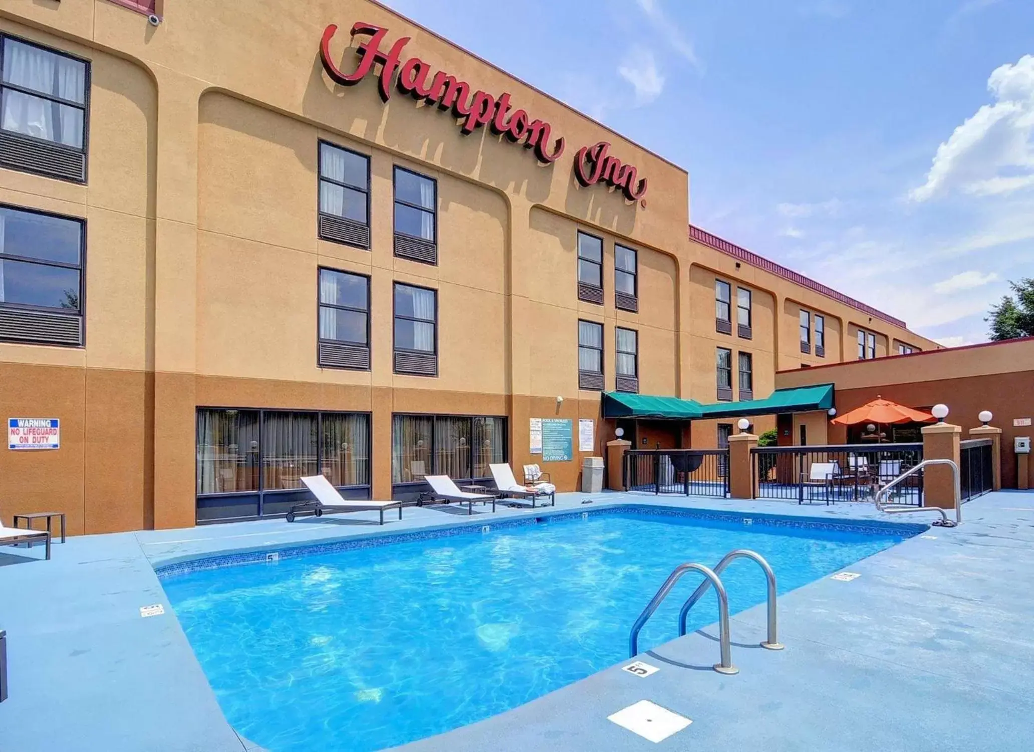 Pool view in Hampton Inn Eden Pool view in Hampton Inn Eden