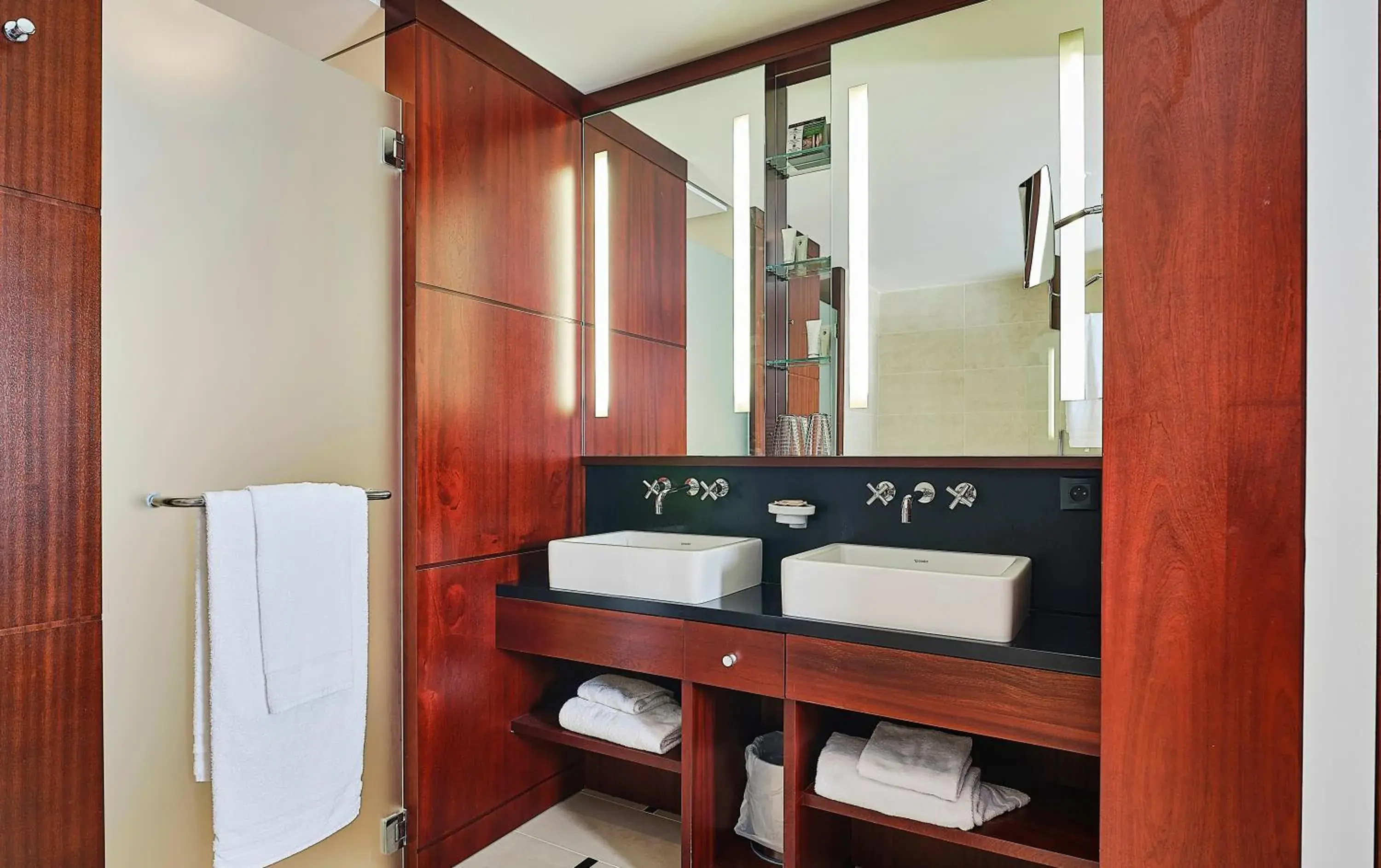 Bathroom in Hotel Le Mauritia