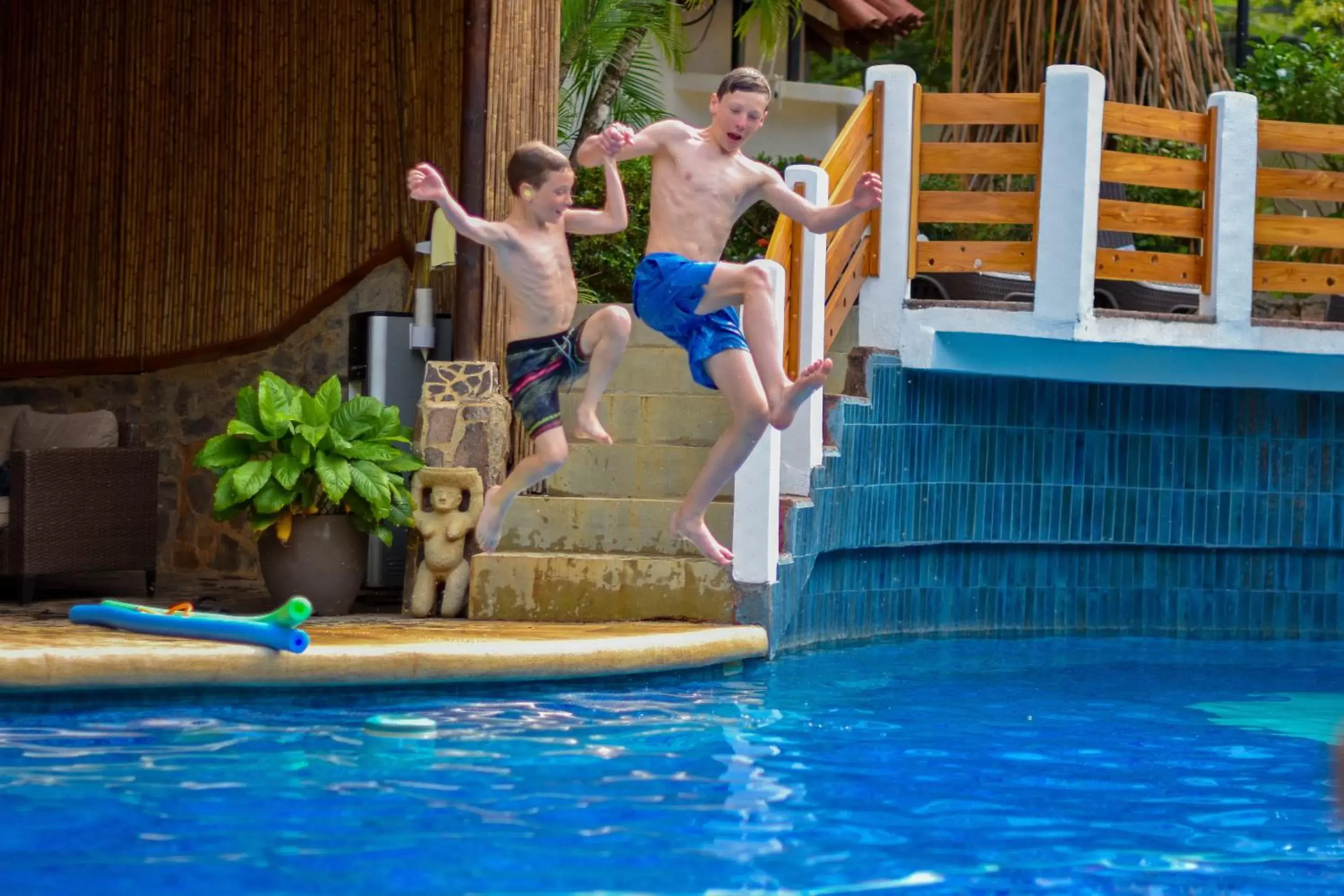 Swimming Pool in Hotel Luna Llena