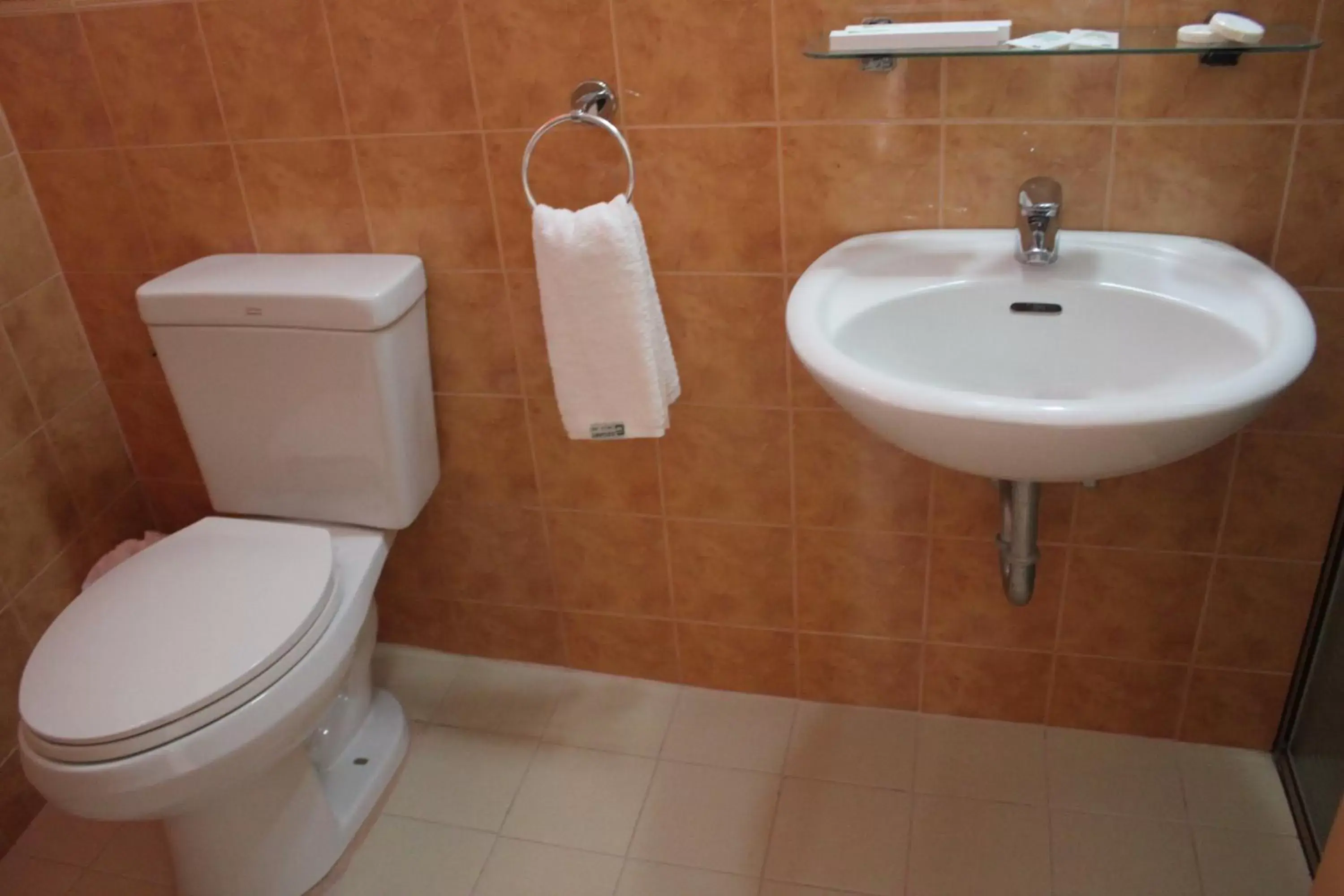 Bathroom in Elegant Circle Inn