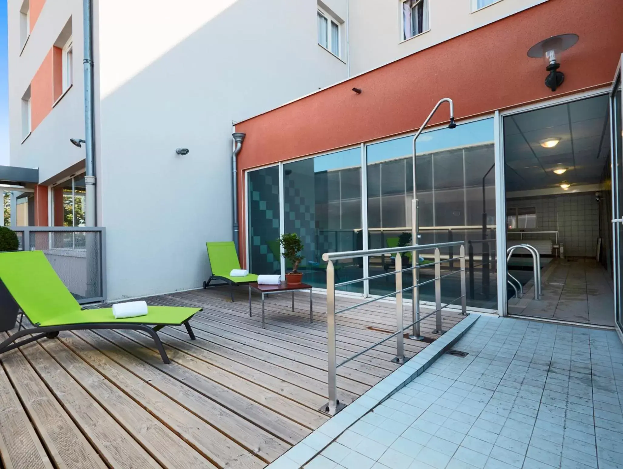 Balcony/Terrace, Patio/Outdoor Area in Kyriad Clermont-Ferrand-Sud - La Pardieu