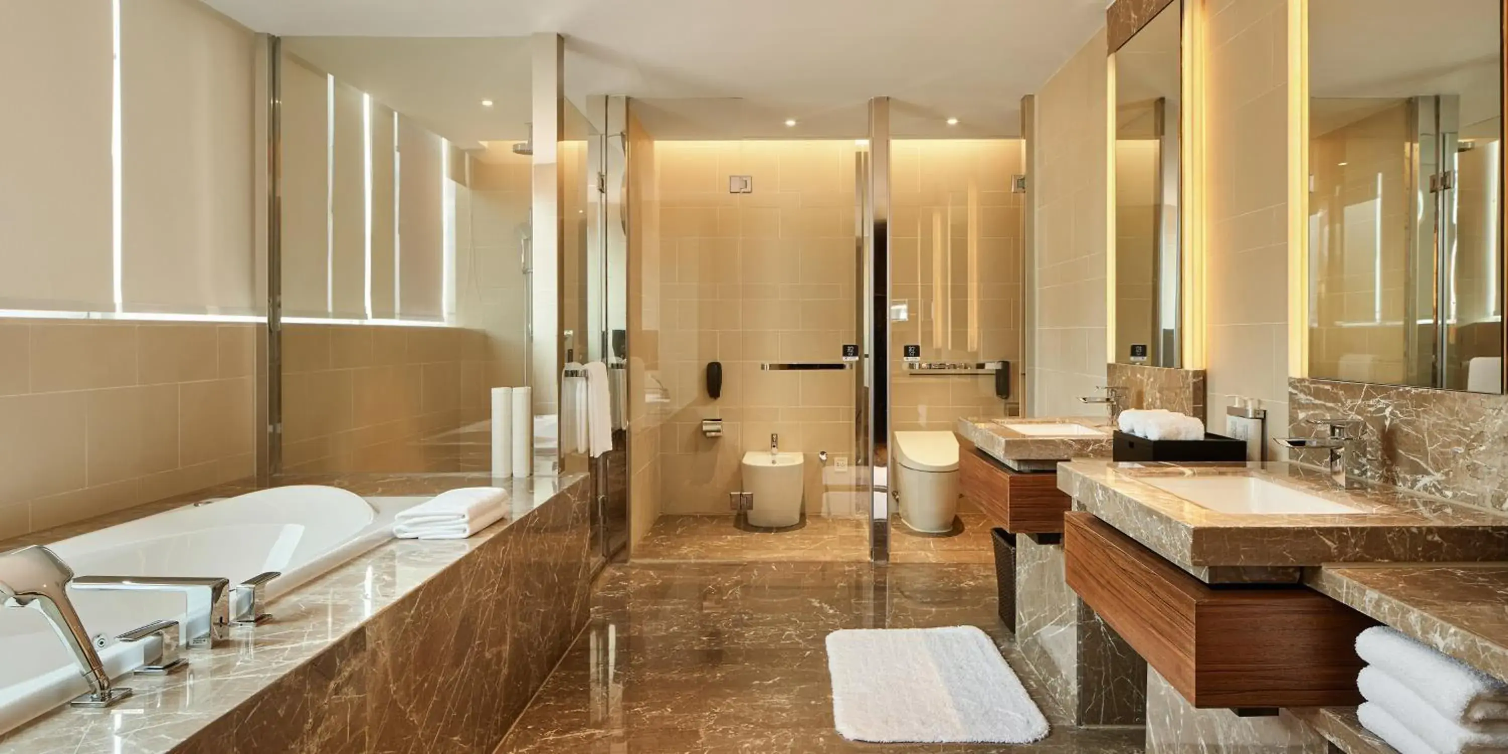 Photo of the whole room, Bathroom in HUALUXE Ningbo Harbor City, an IHG Hotel
