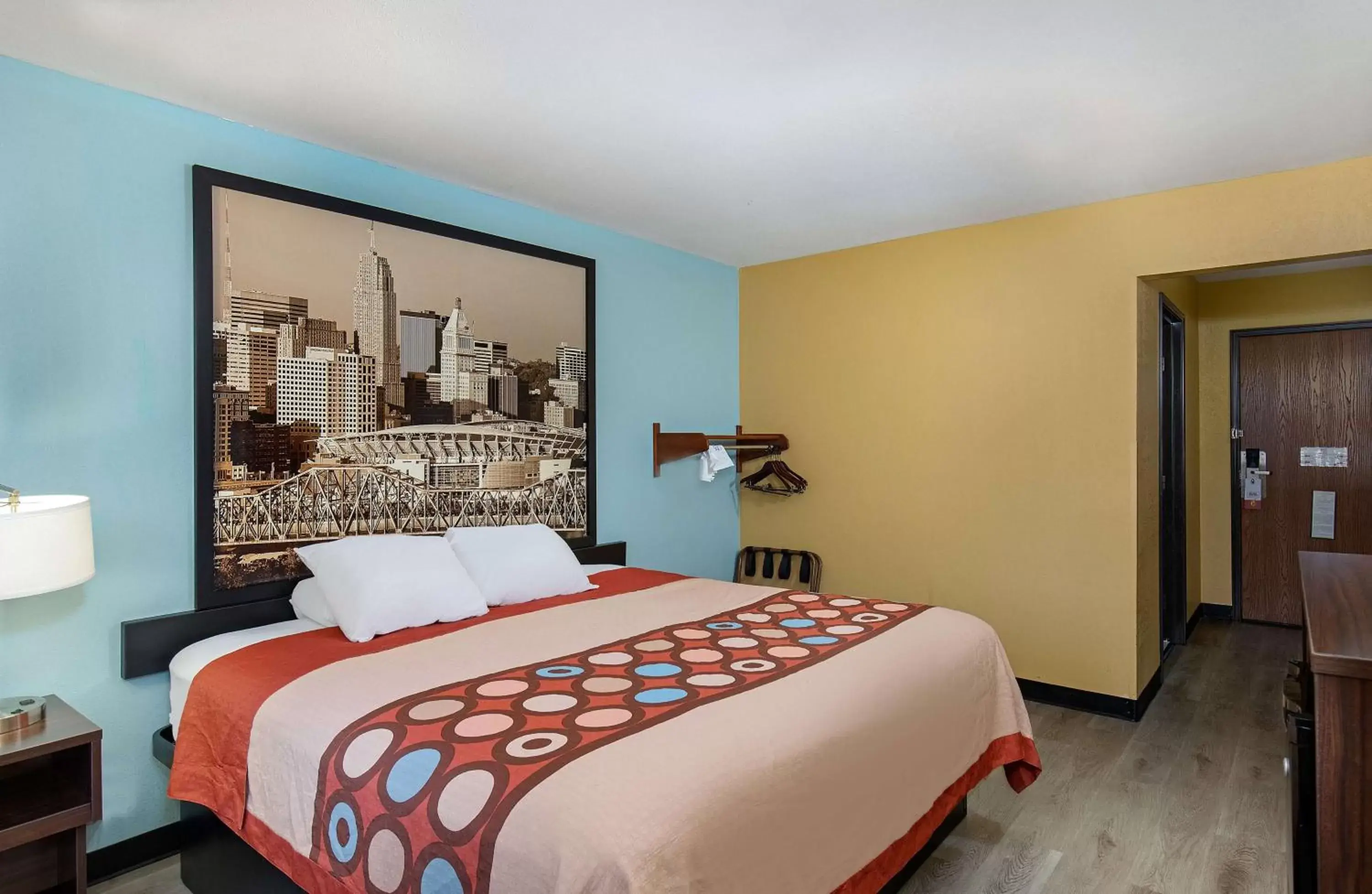 Photo of the whole room, Bed in Super 8 by Wyndham Eddyville/Kuttawa Photo of the whole room, Bed in Super 8 by Wyndham Eddyville/Kuttawa