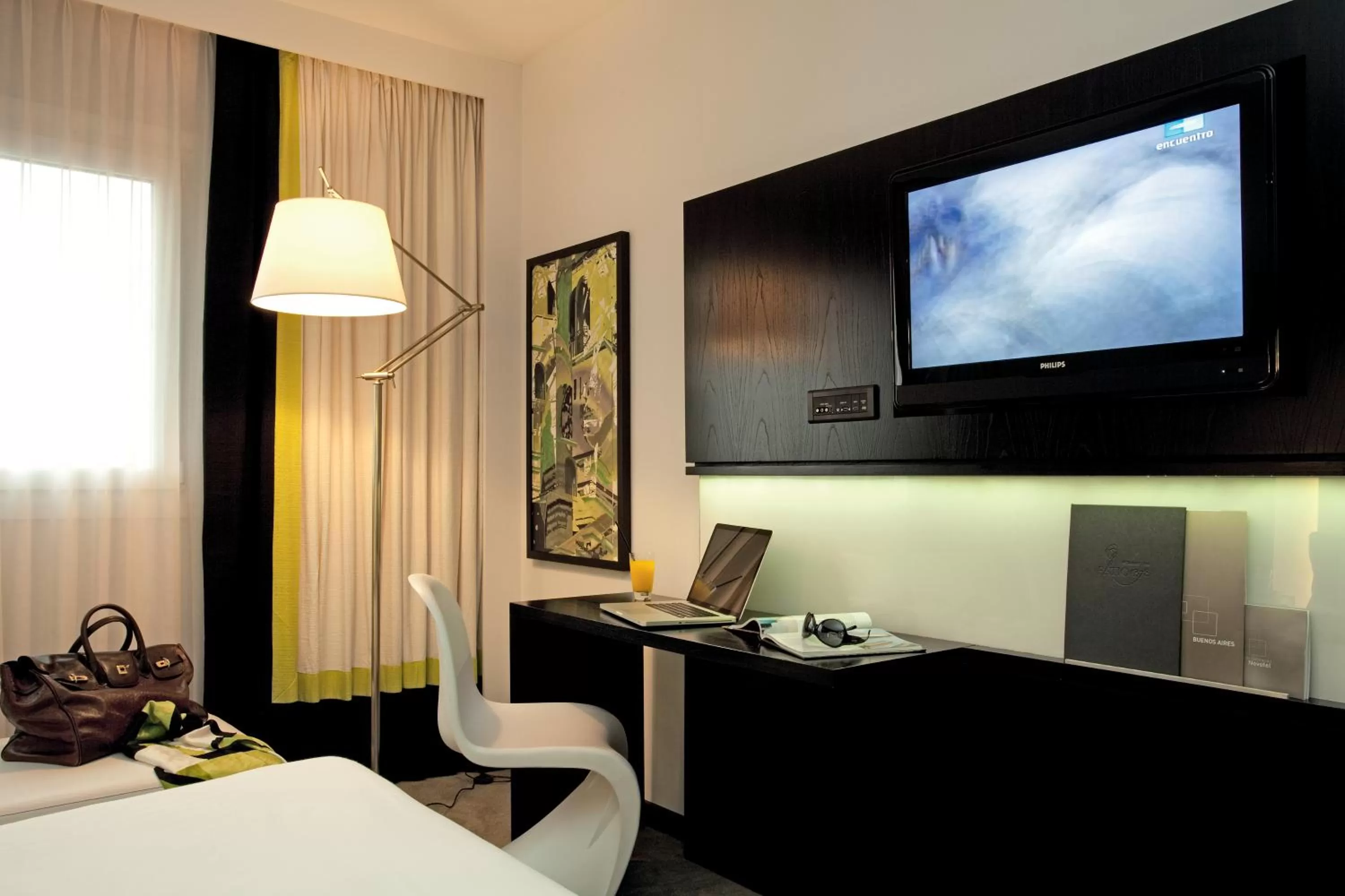TV and multimedia, Bed in Novotel Buenos Aires