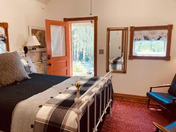 Rock Cottage Gardens B&B