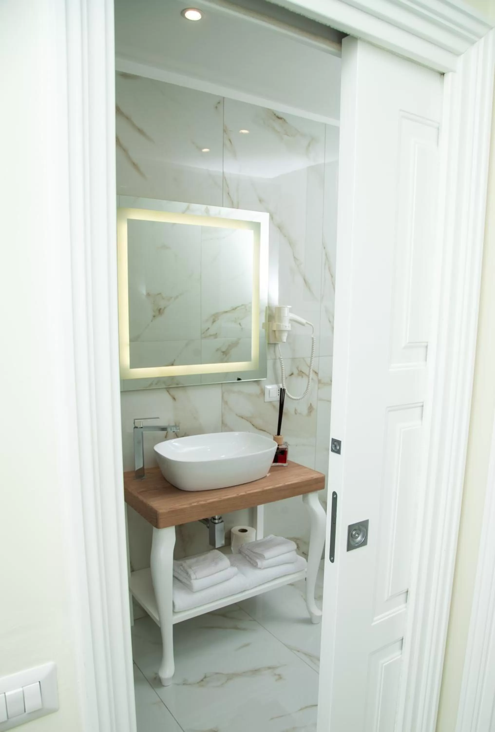 Bathroom in Gentile Suite
