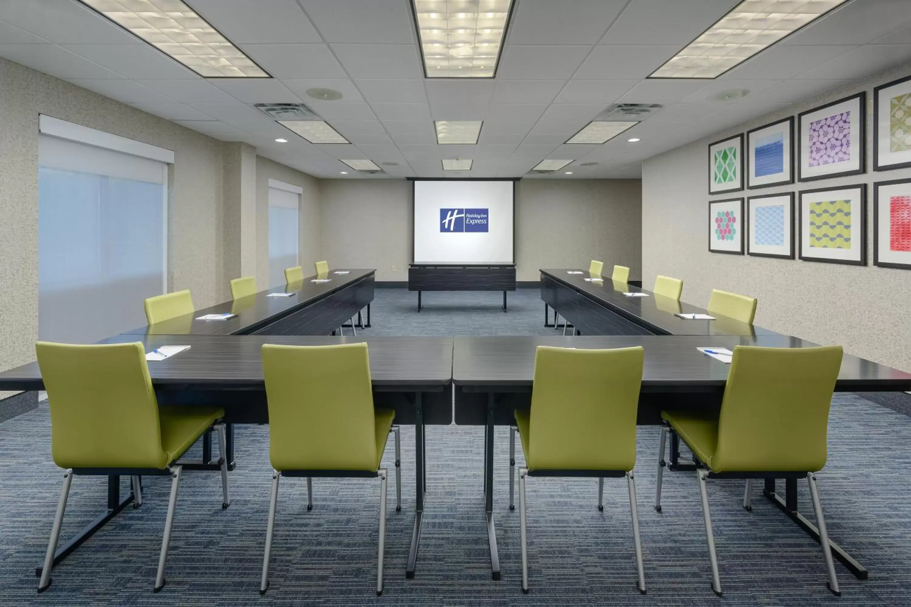 Meeting/conference room in Holiday Inn Express - Tullahoma, an IHG Hotel