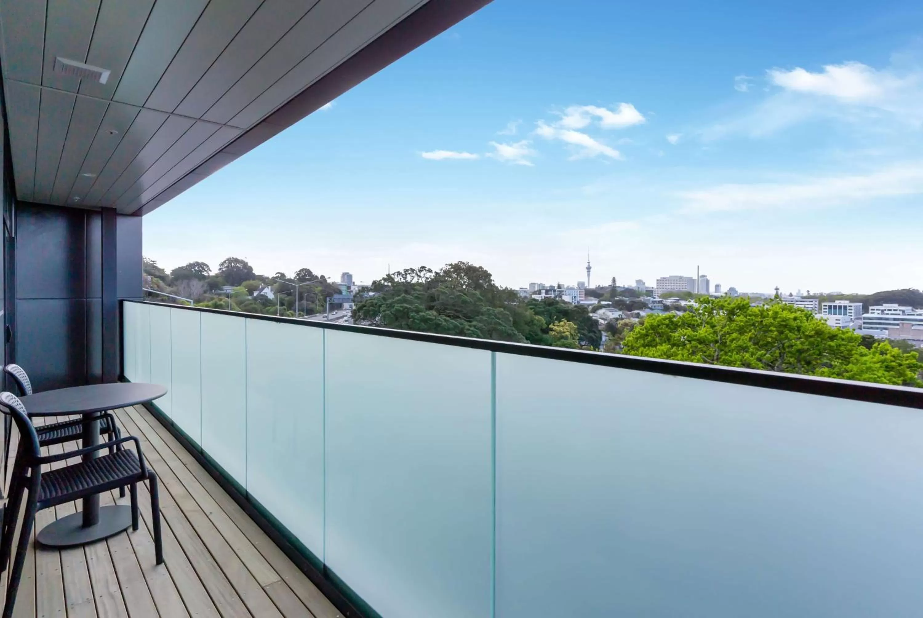 Photo of the whole room in Ramada by Wyndham Newmarket Auckland