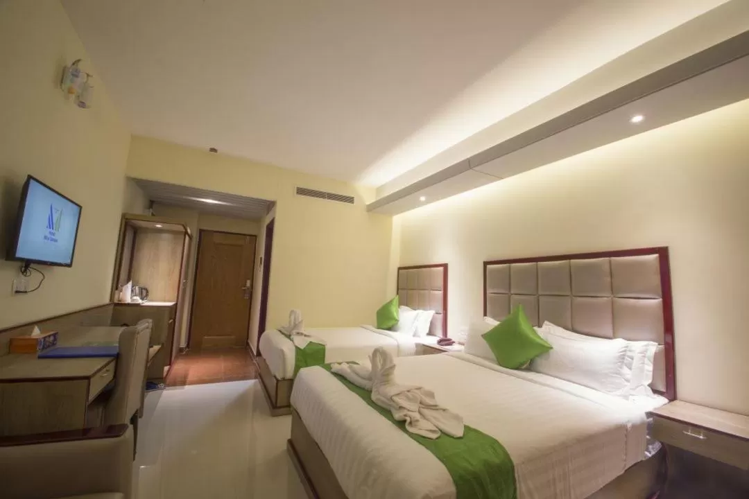 Bedroom, Bed in Hotel Mira Garden