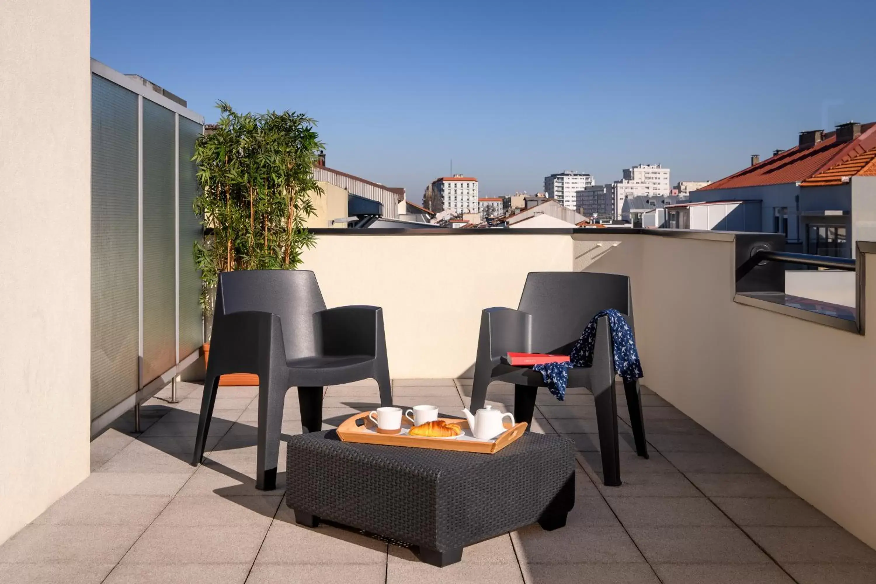 Balcony/Terrace in TRYP by Wyndham Porto Centro Hotel