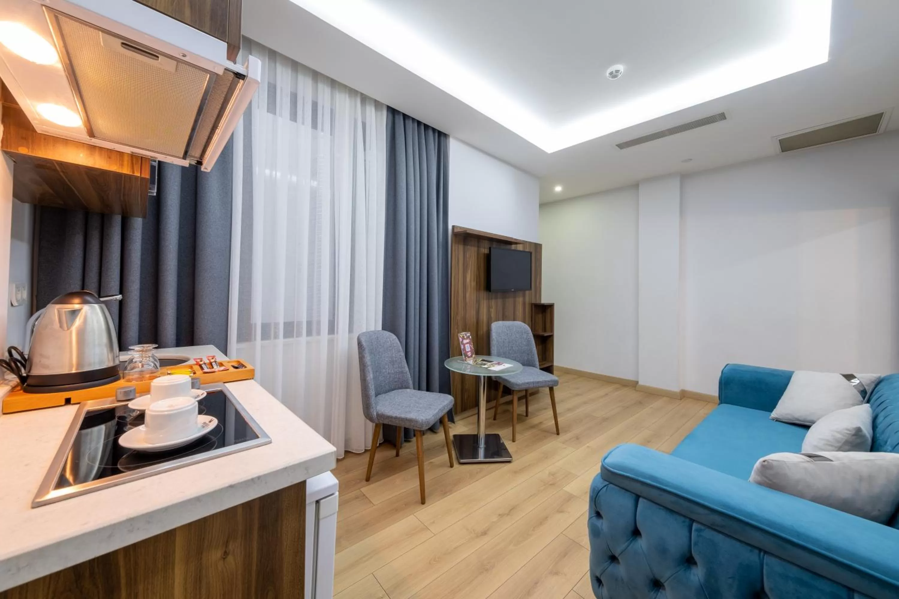 Coffee/tea facilities, Seating Area in Beyzas Hotels & Suites