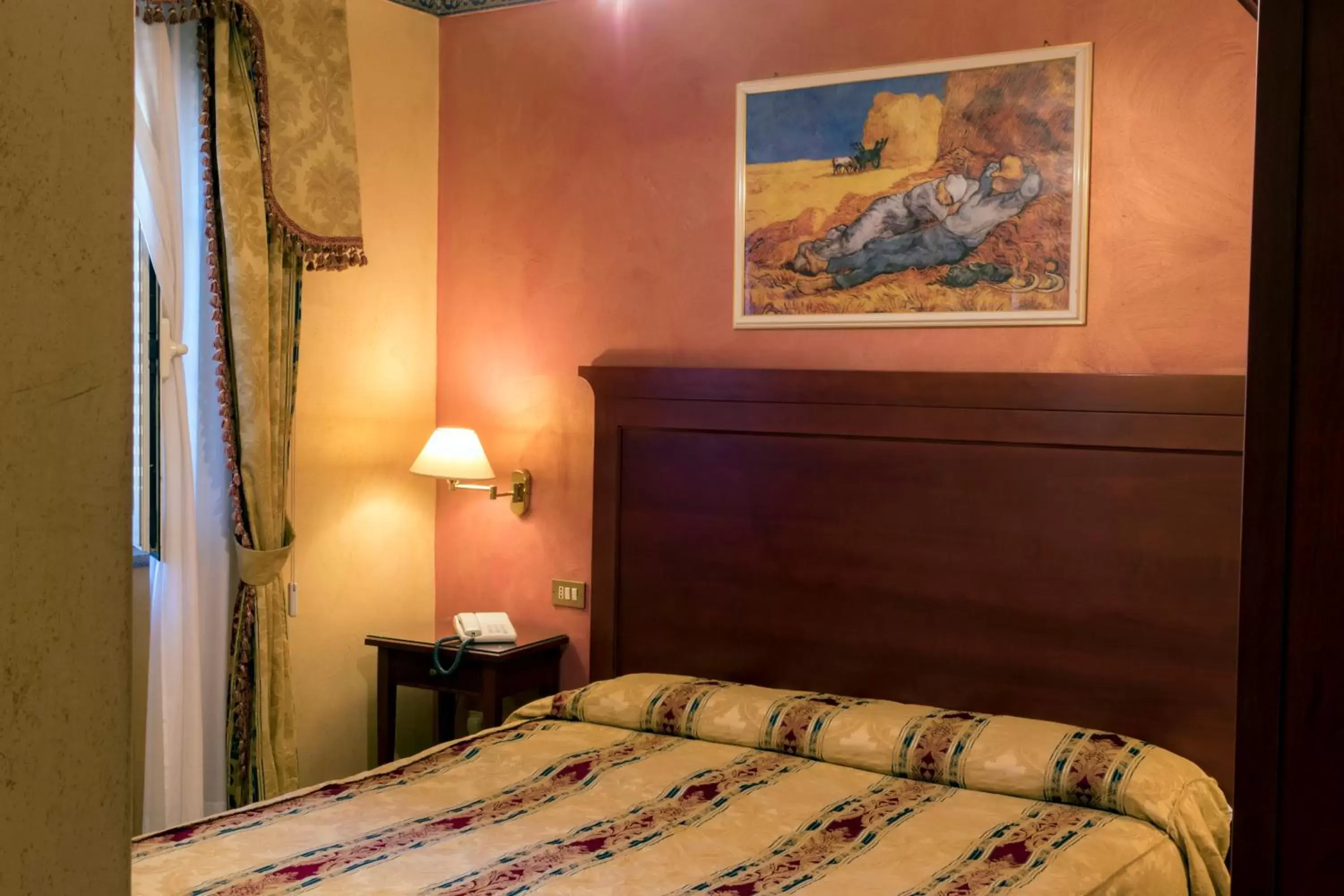 Bed in Hotel Joli