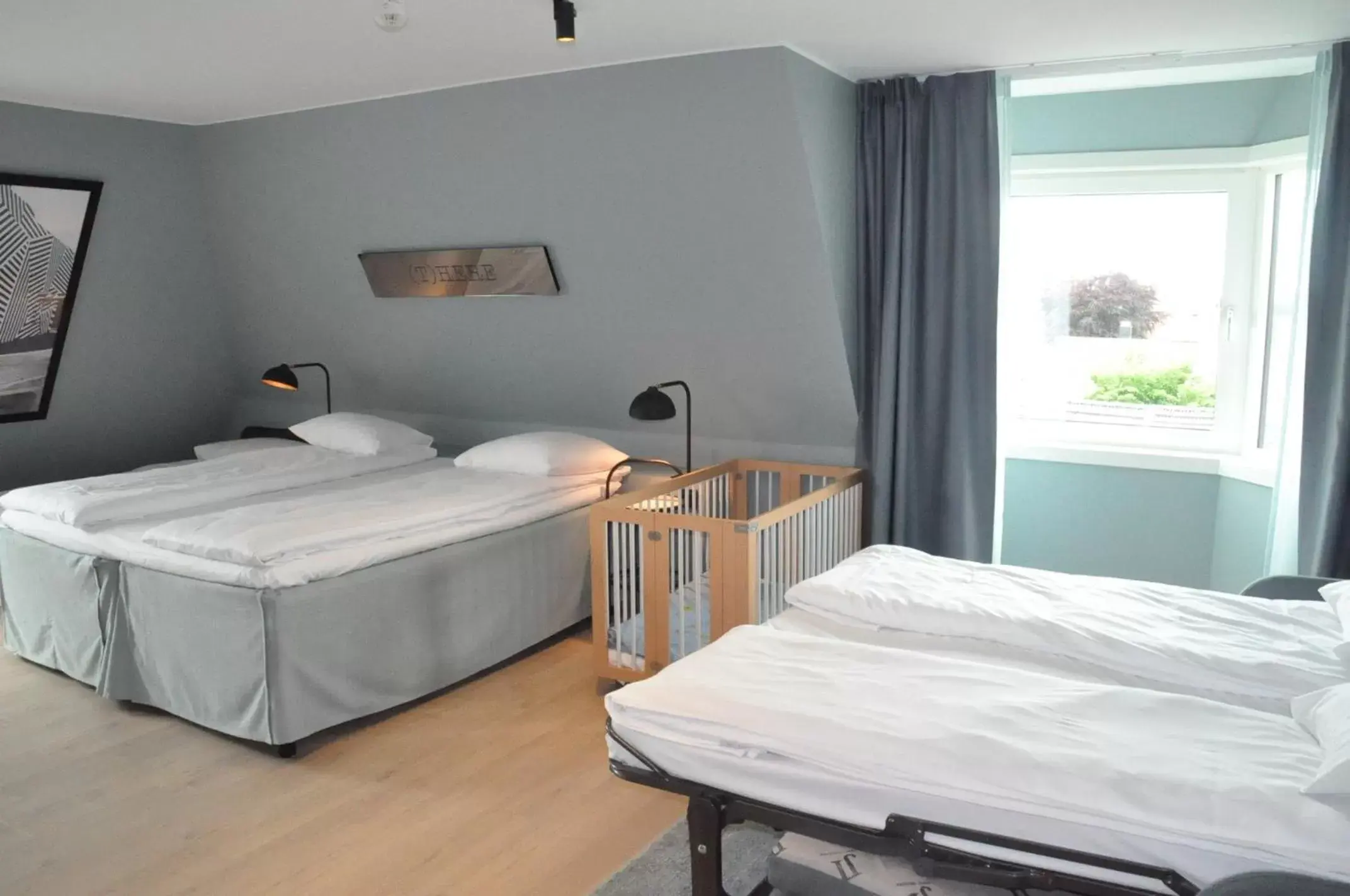 Photo of the whole room, Bed in Scandic Royal Stavanger