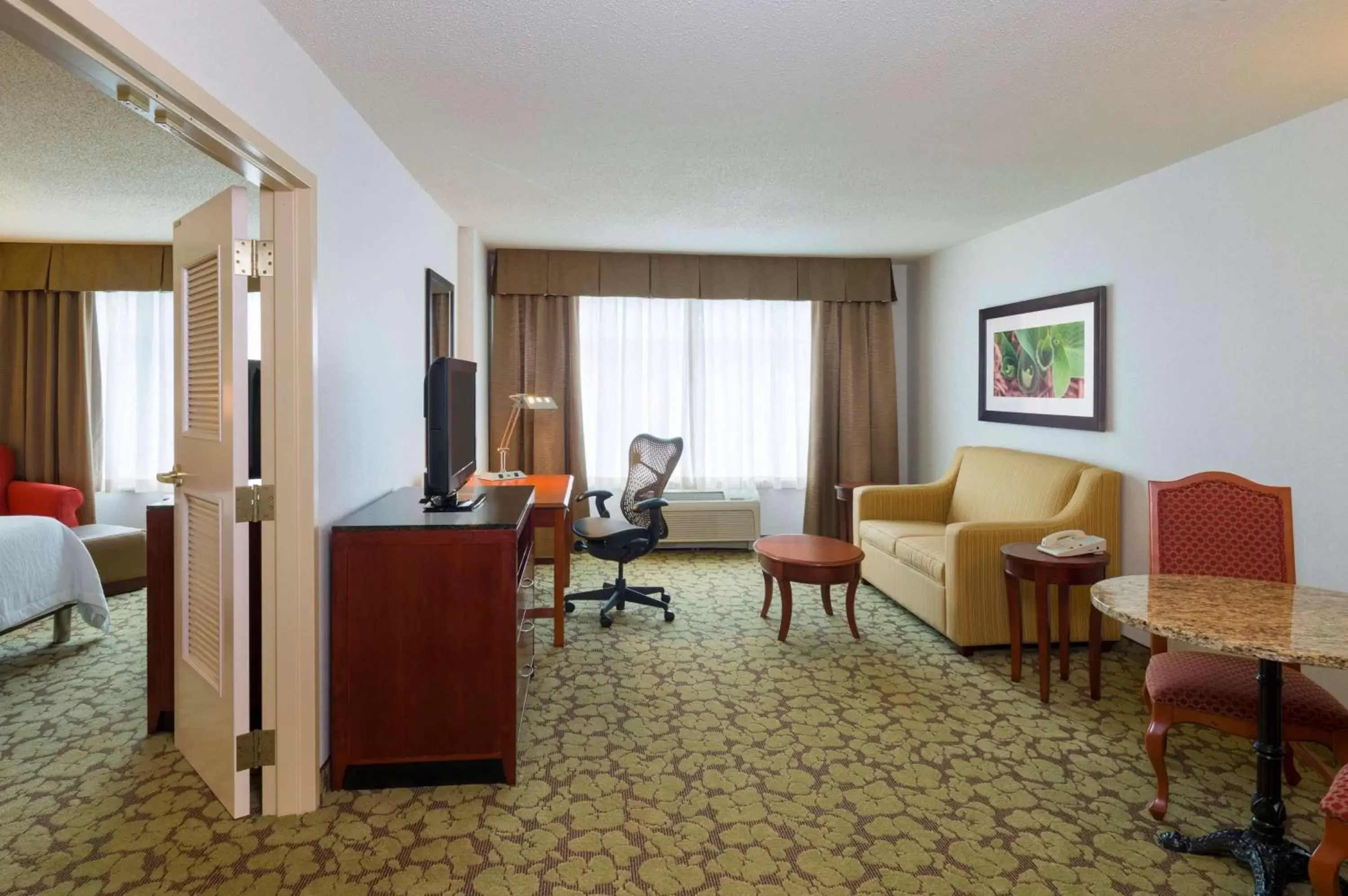 Bed, Seating Area in Hilton Garden Inn Hartford South/Glastonbury