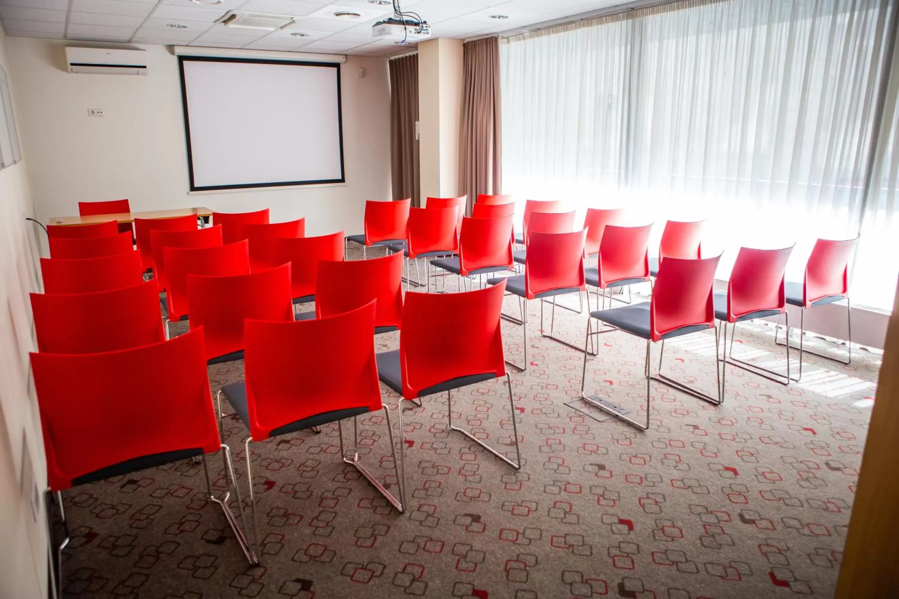 Meeting/conference room, Business Area/Conference Room in Ibis Kaunas Centre