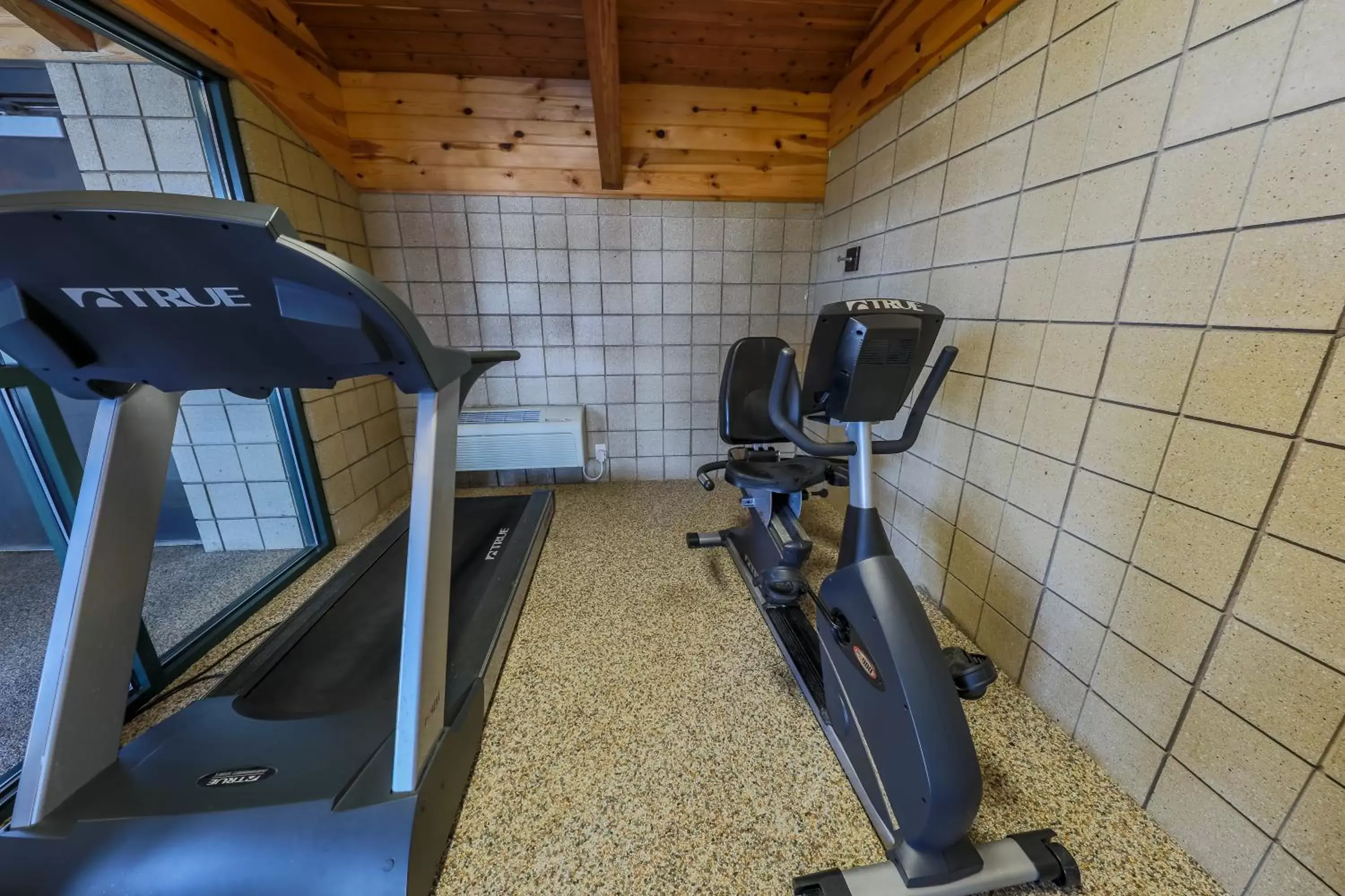Fitness centre/facilities, Fitness Center/Facilities in AmericInn by Wyndham Lincoln South