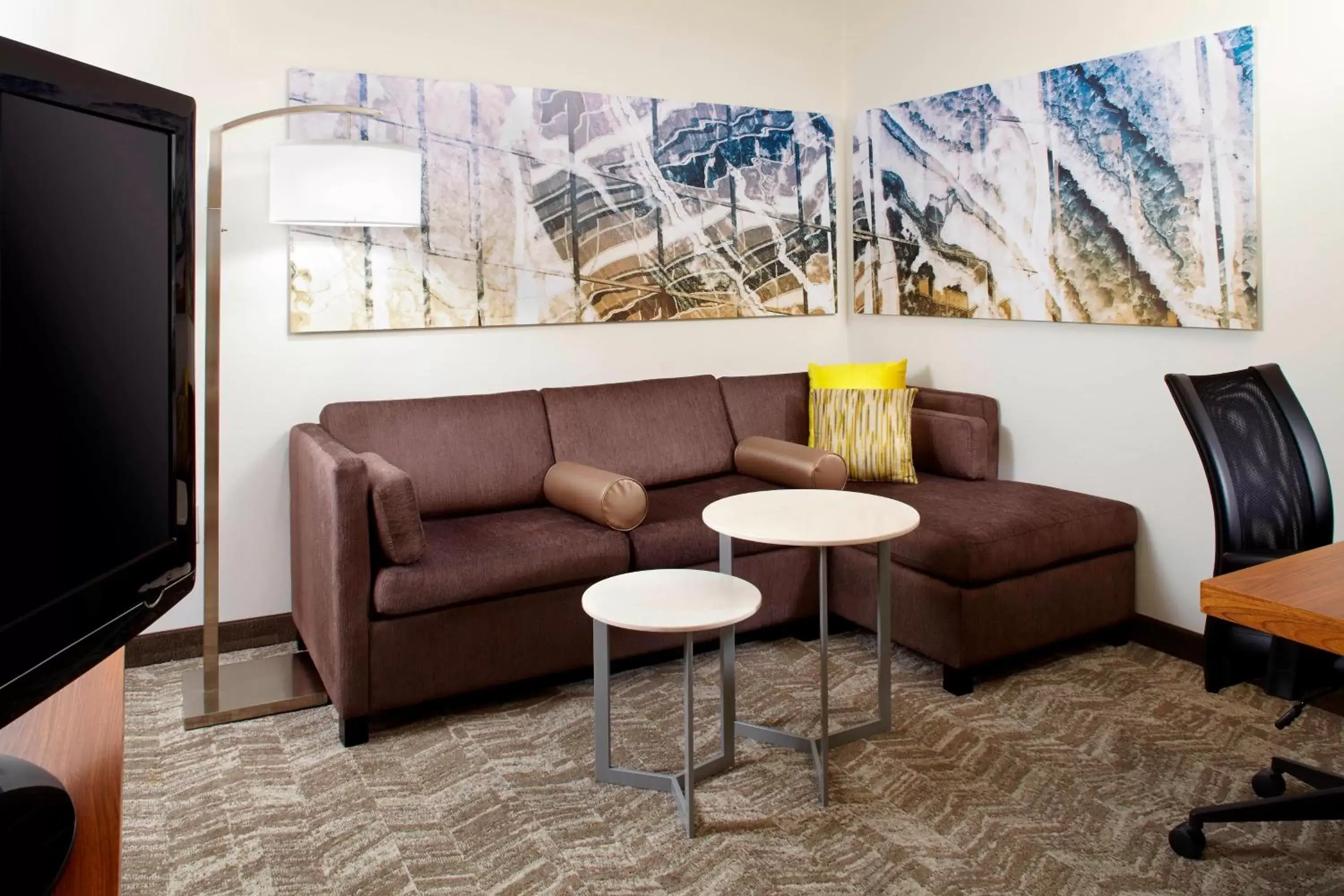 Living room, Seating Area in SpringHill Suites Houston Intercontinental Airport