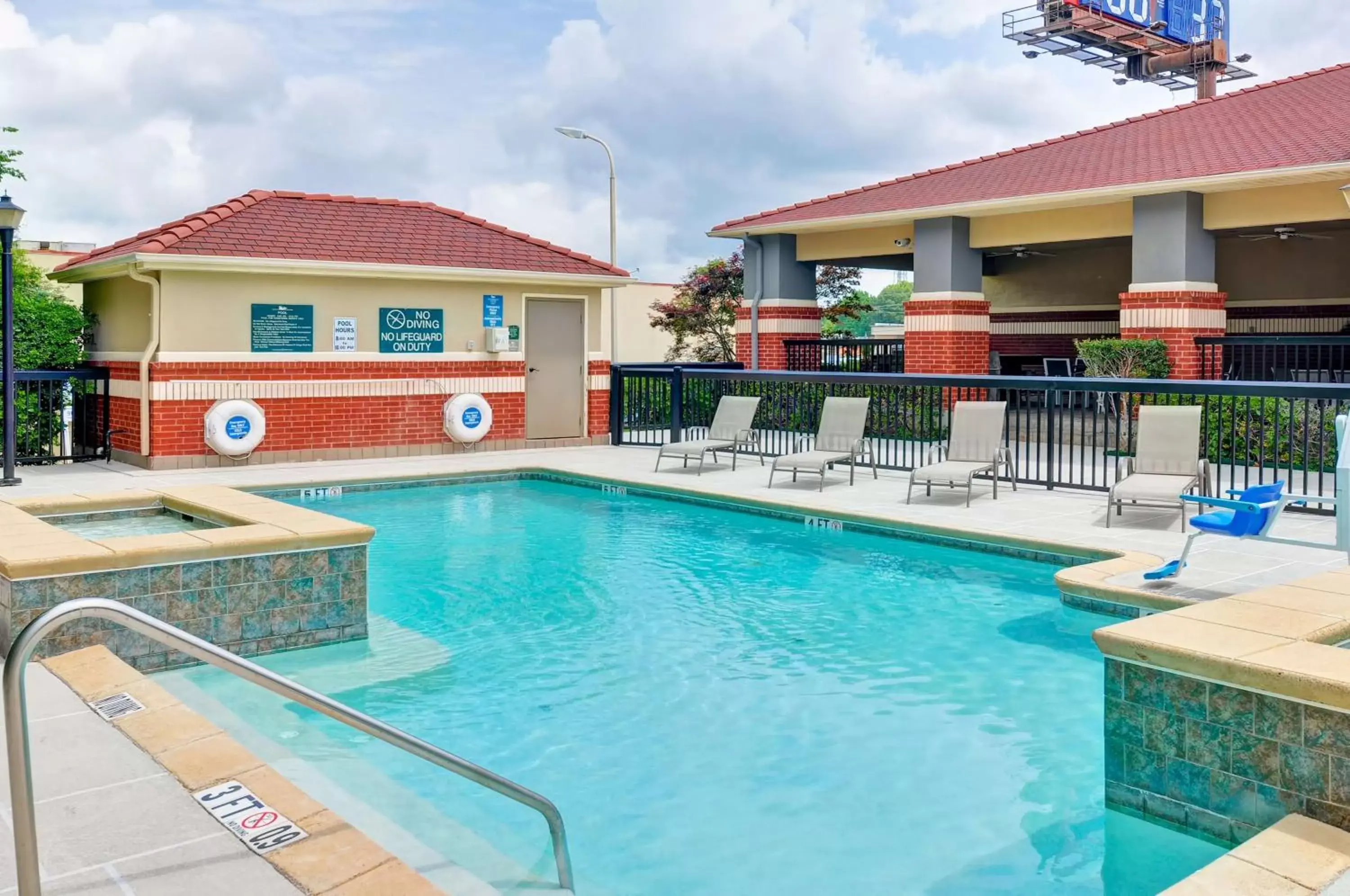 Pool view, Swimming Pool in Homewood Suites by Hilton- Longview