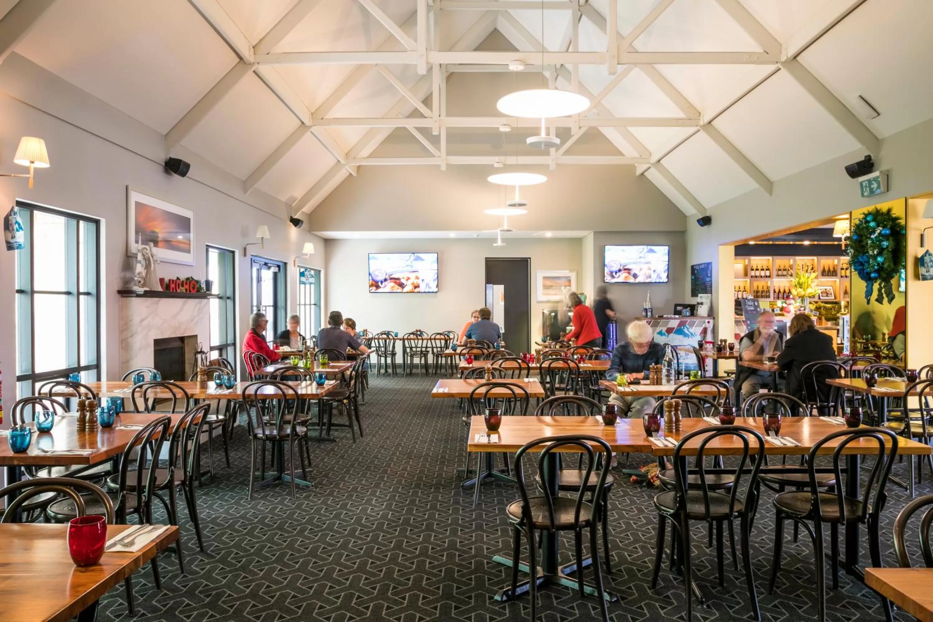 Lunch in Nightcap at the Ship Inn