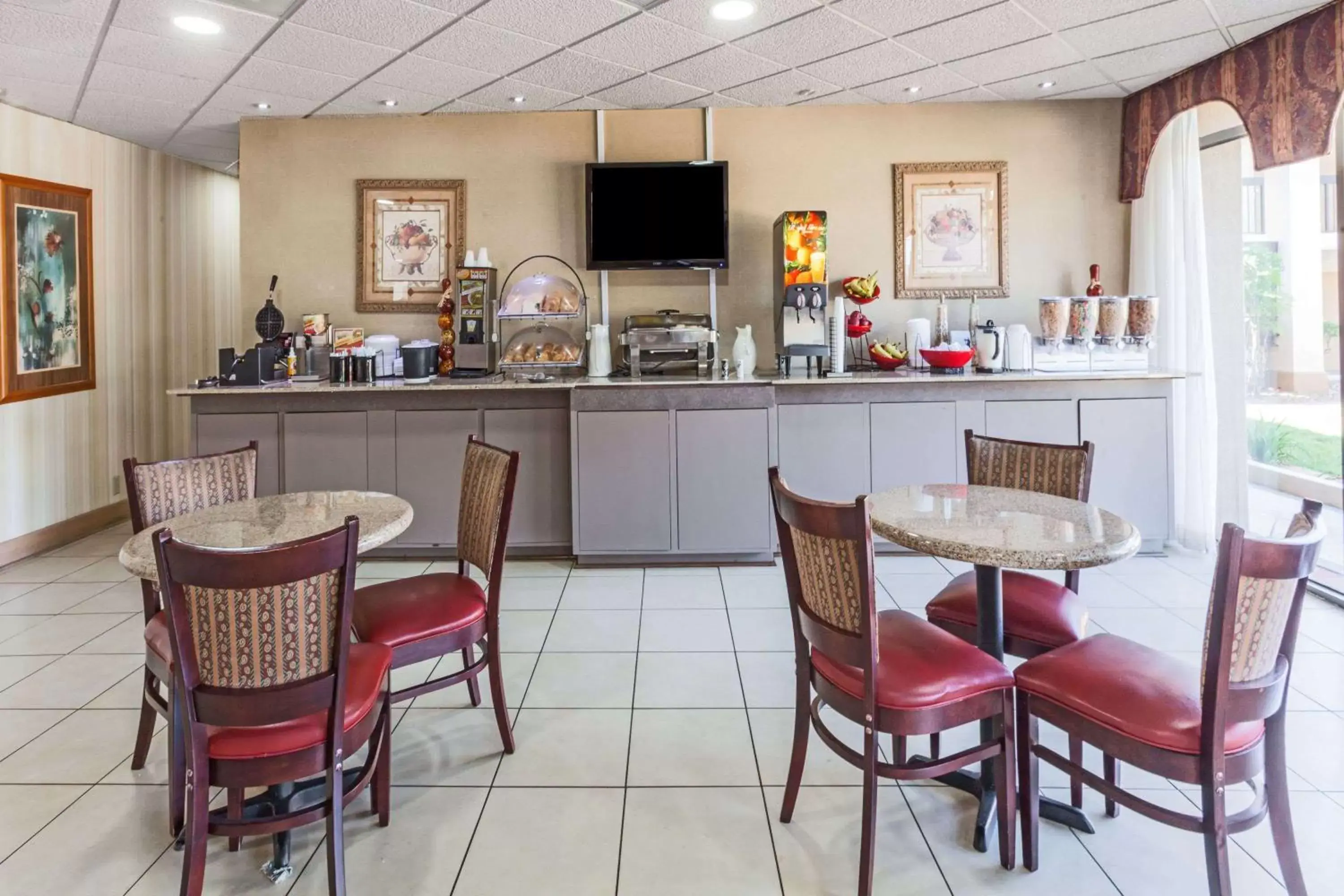 Restaurant/places to eat in Ramada by Wyndham Lebanon Restaurant/places to eat in Ramada by Wyndham Lebanon