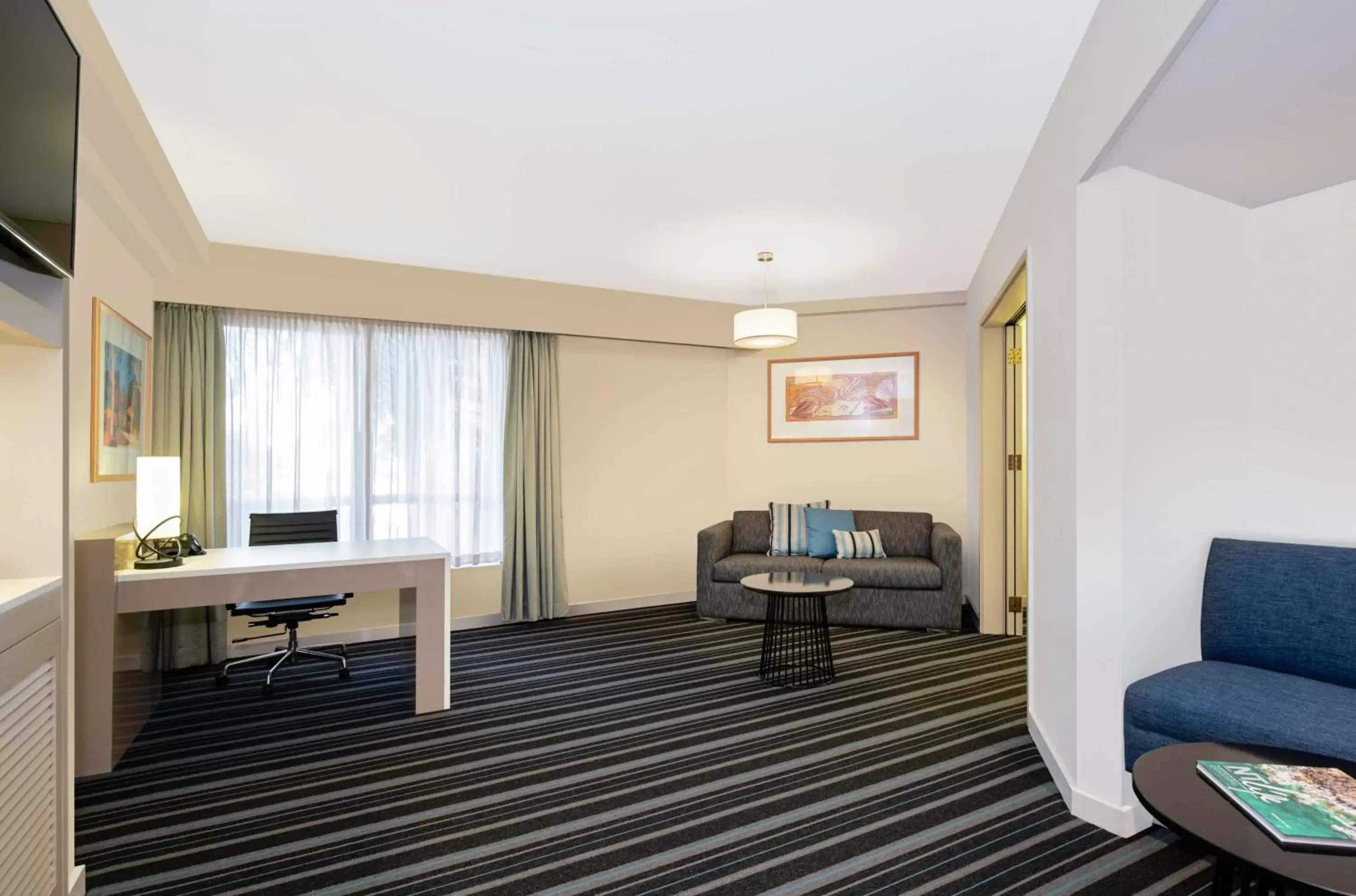 Bedroom, Seating Area in DoubleTree by Hilton Esplanade Darwin