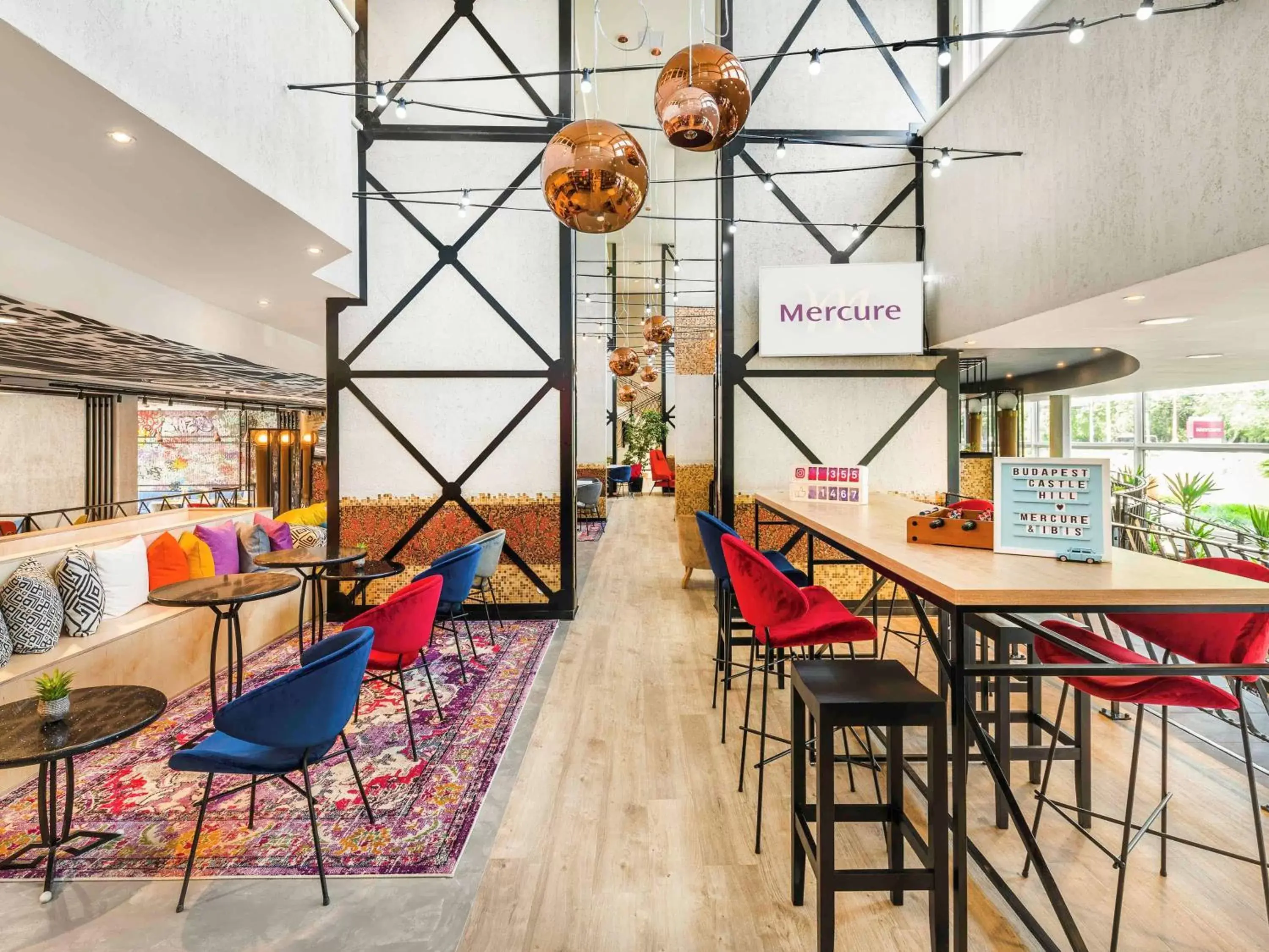 Lounge or bar in ibis Budapest Castle Hill Lounge or bar in ibis Budapest Castle Hill