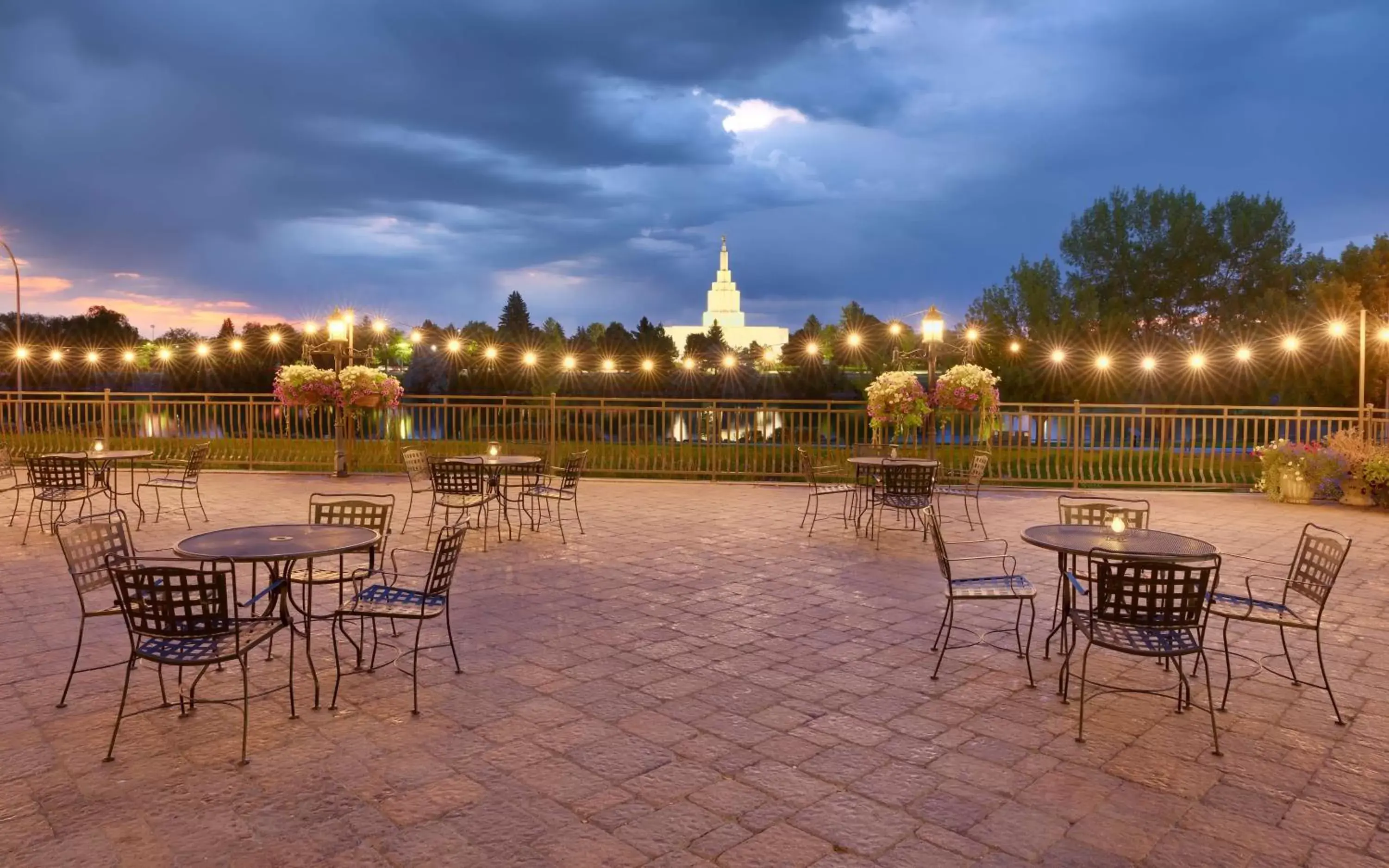 Patio, Swimming Pool in Hilton Garden Inn Idaho Falls