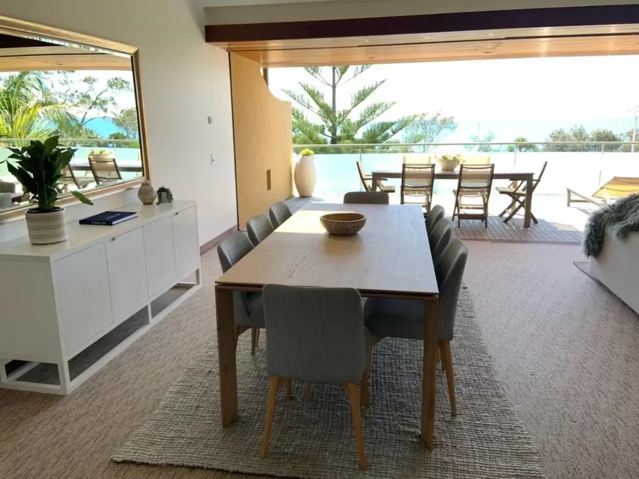 Dining area in Beach Suites