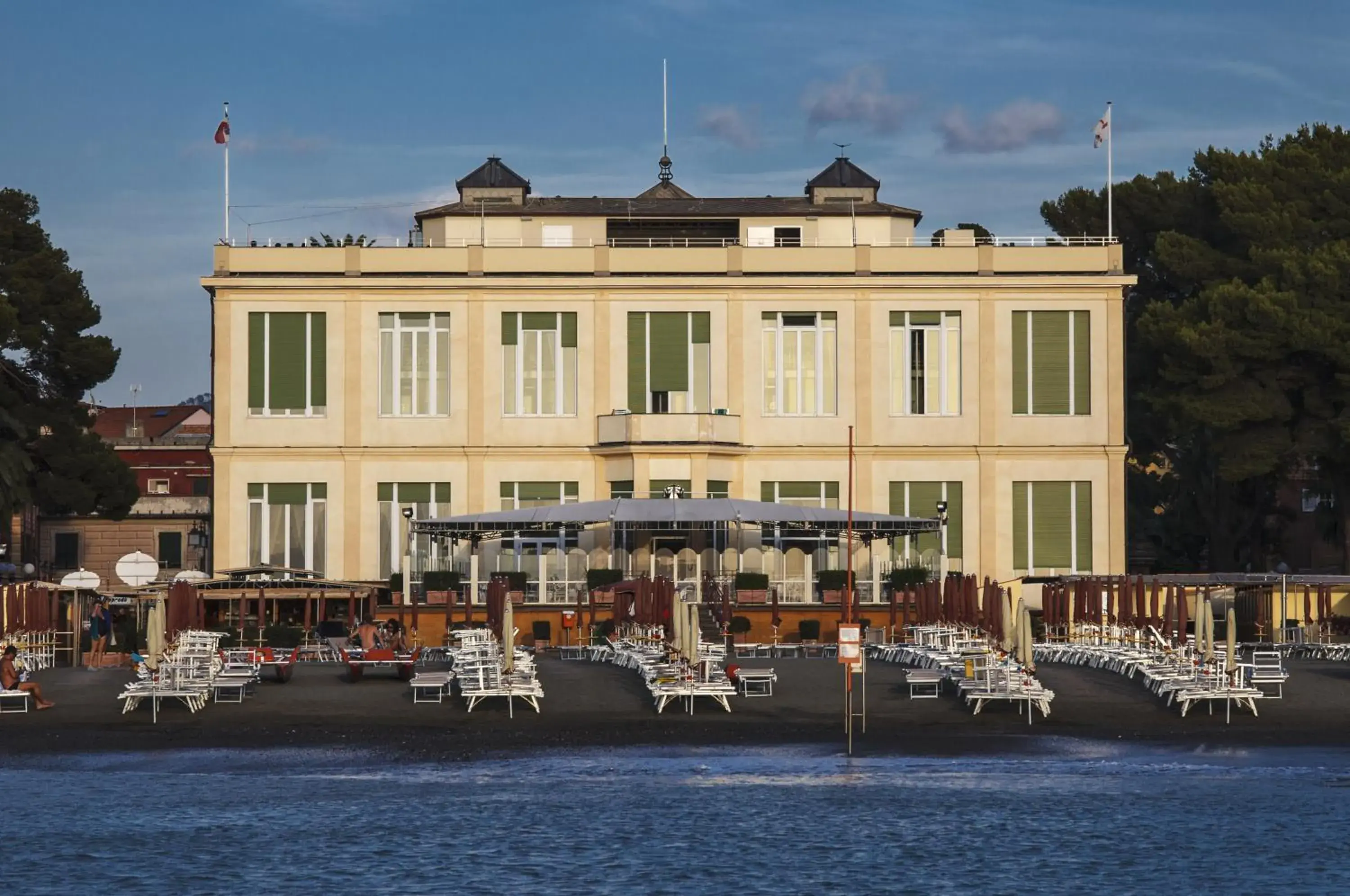 Facade/entrance, Property Building in Suite Hotel Nettuno