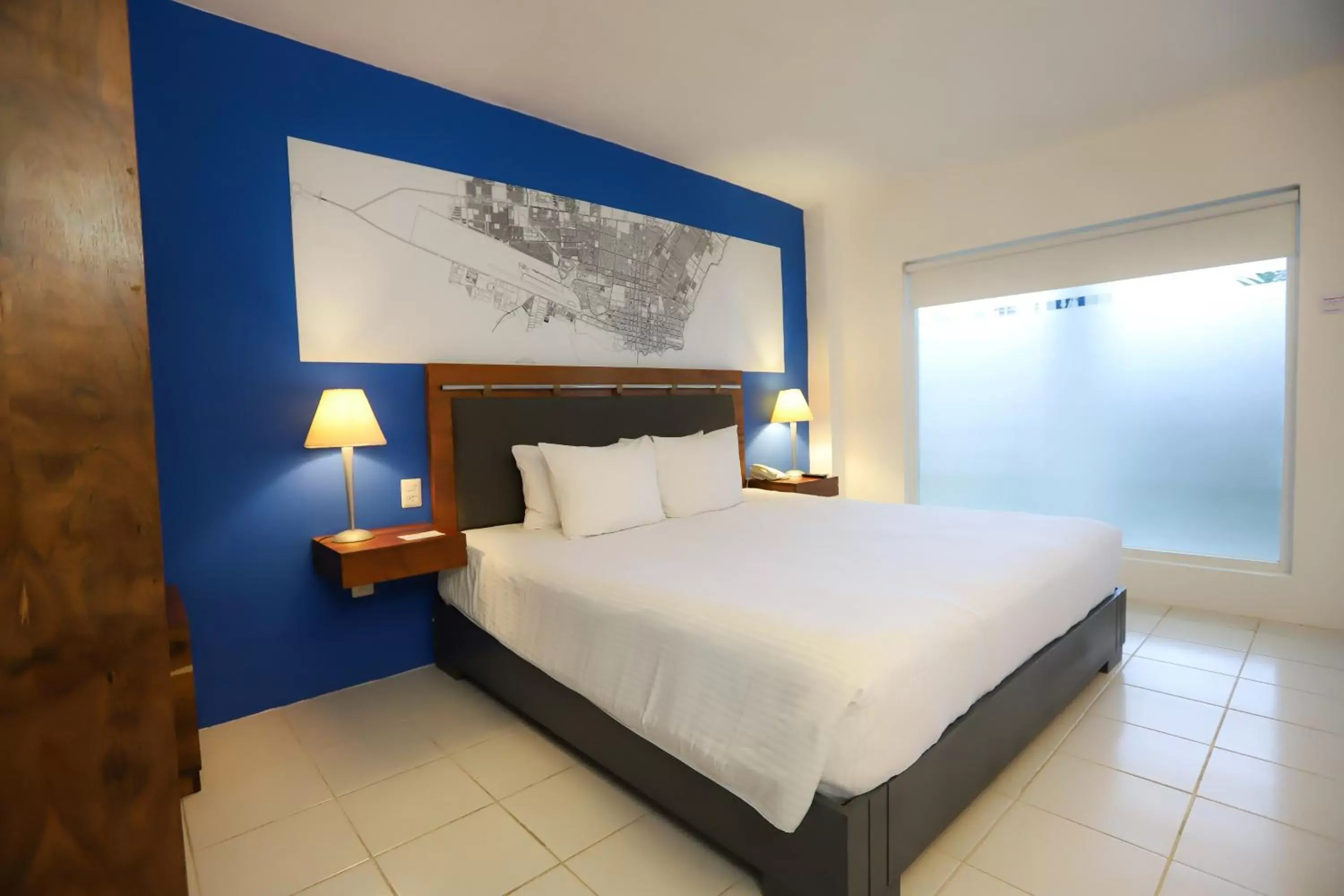 View (from property/room), Bed in TRYP by Wyndham Chetumal