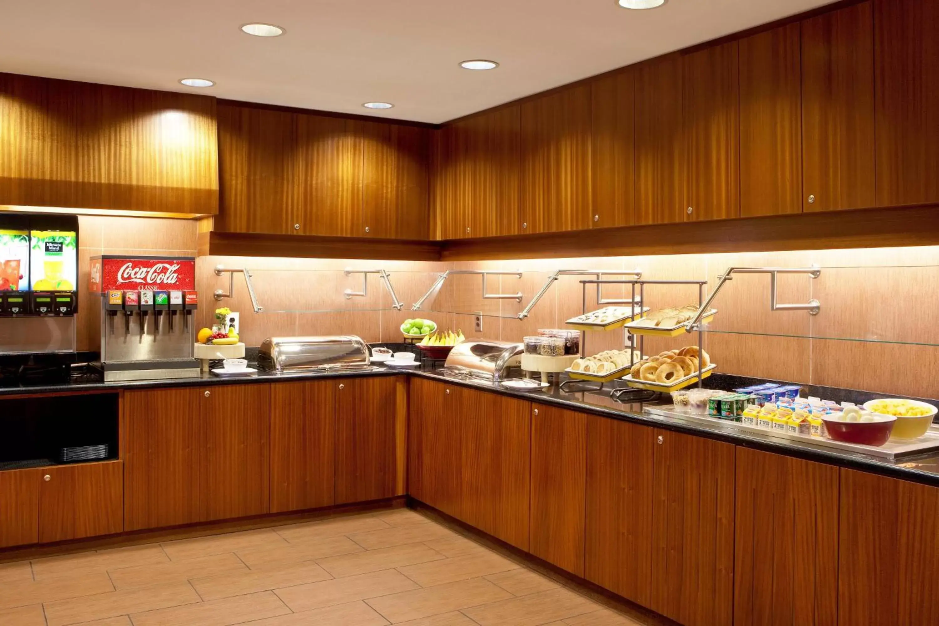 Breakfast, Kitchen/Kitchenette in Residence Inn by Marriott Auburn