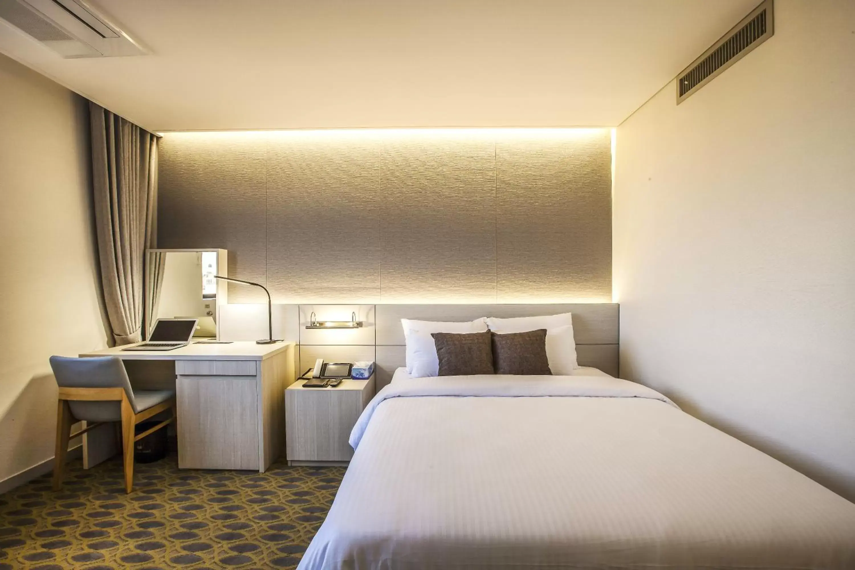 Area and facilities, Bed in Hamilton Hotel