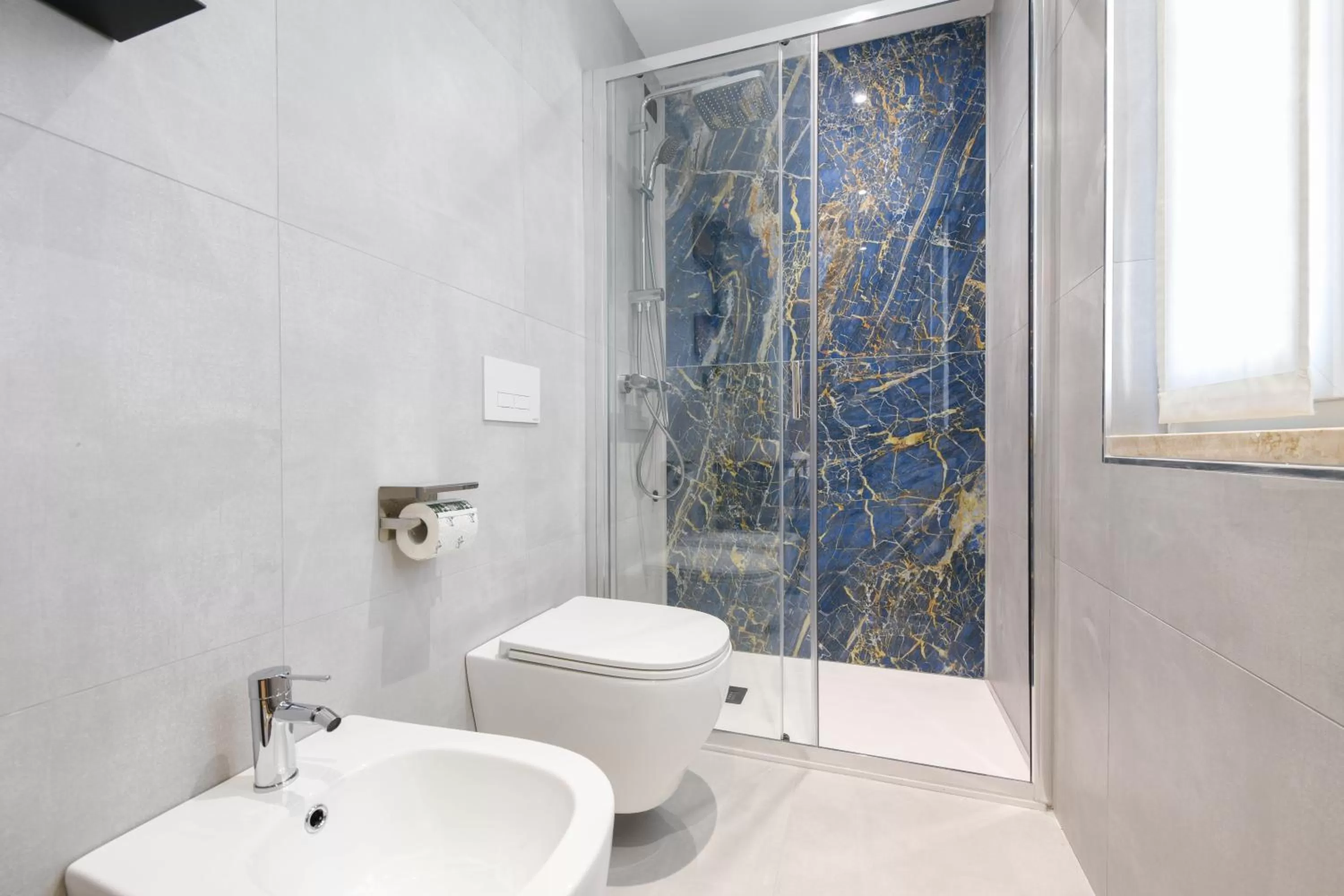 Toilet in Hotel Arya by Mauro