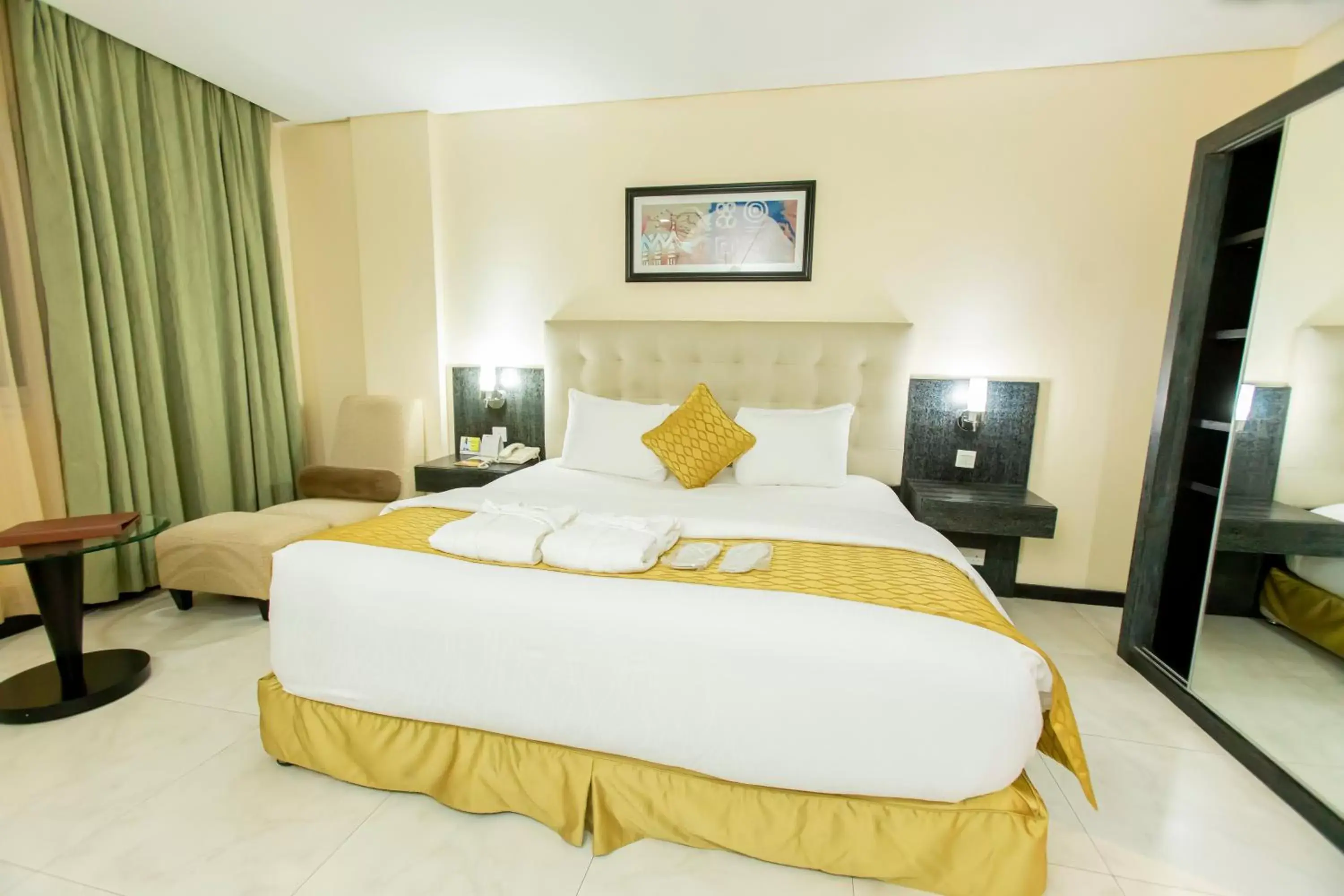 Bed in Best Western Premier Accra Airport Hotel