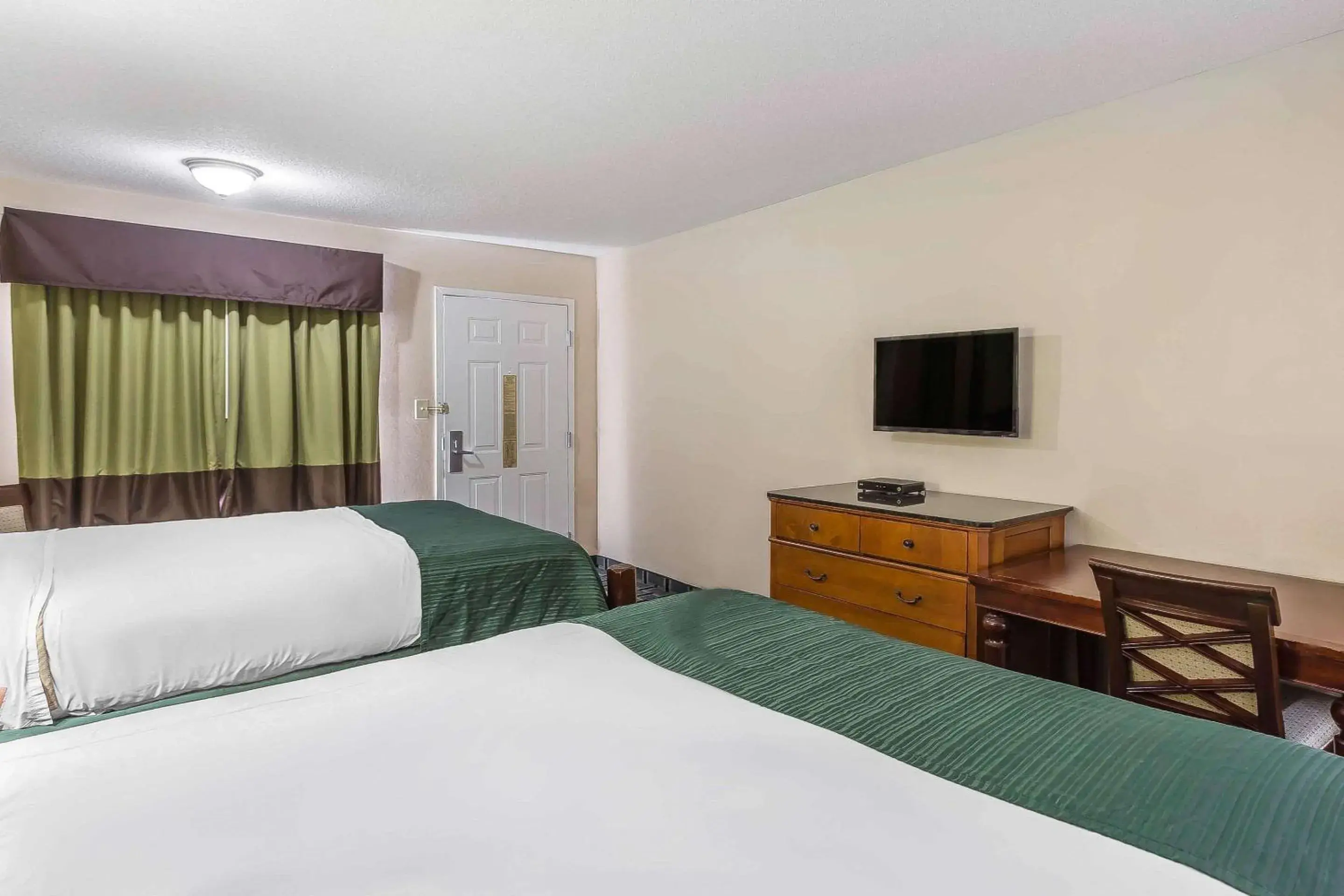 Photo of the whole room, Bed in Rodeway Inn Augusta South Photo of the whole room, Bed in Rodeway Inn Augusta South